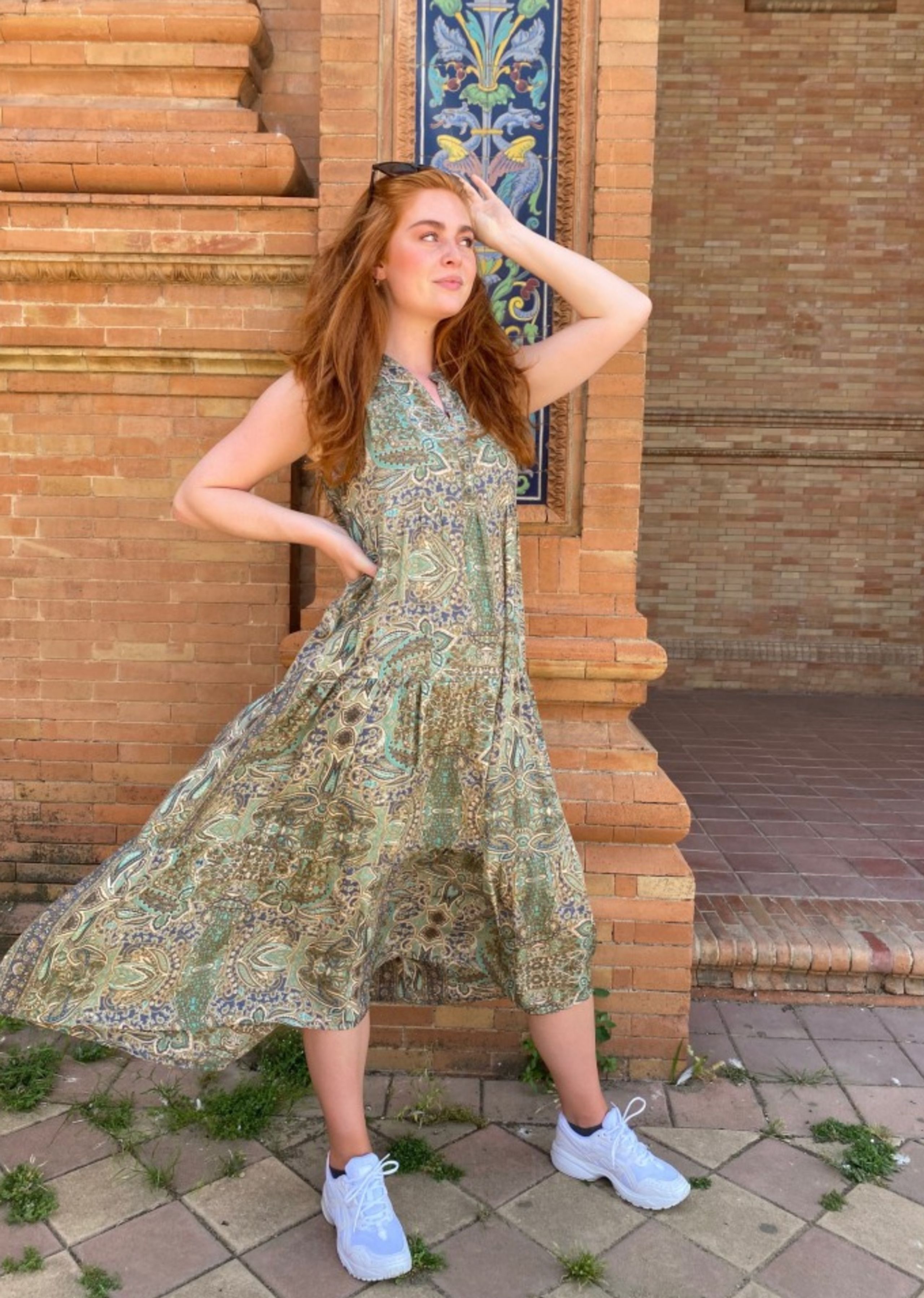 Black Colour - Kjole - LUNA Sleeveless Boho Dress - Green Paisley