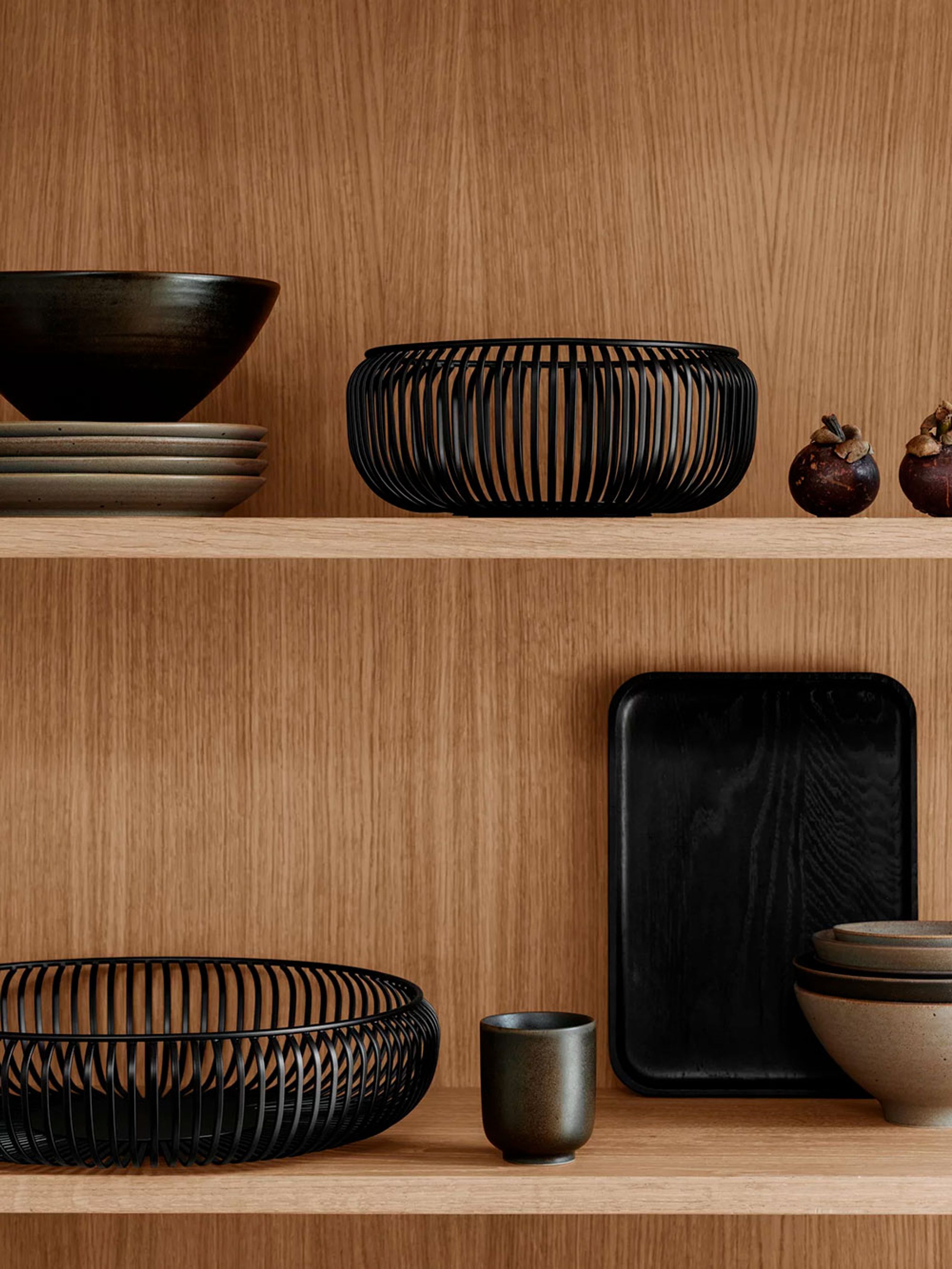 Blomus - Taca - Oku Tray - Black - M - Round