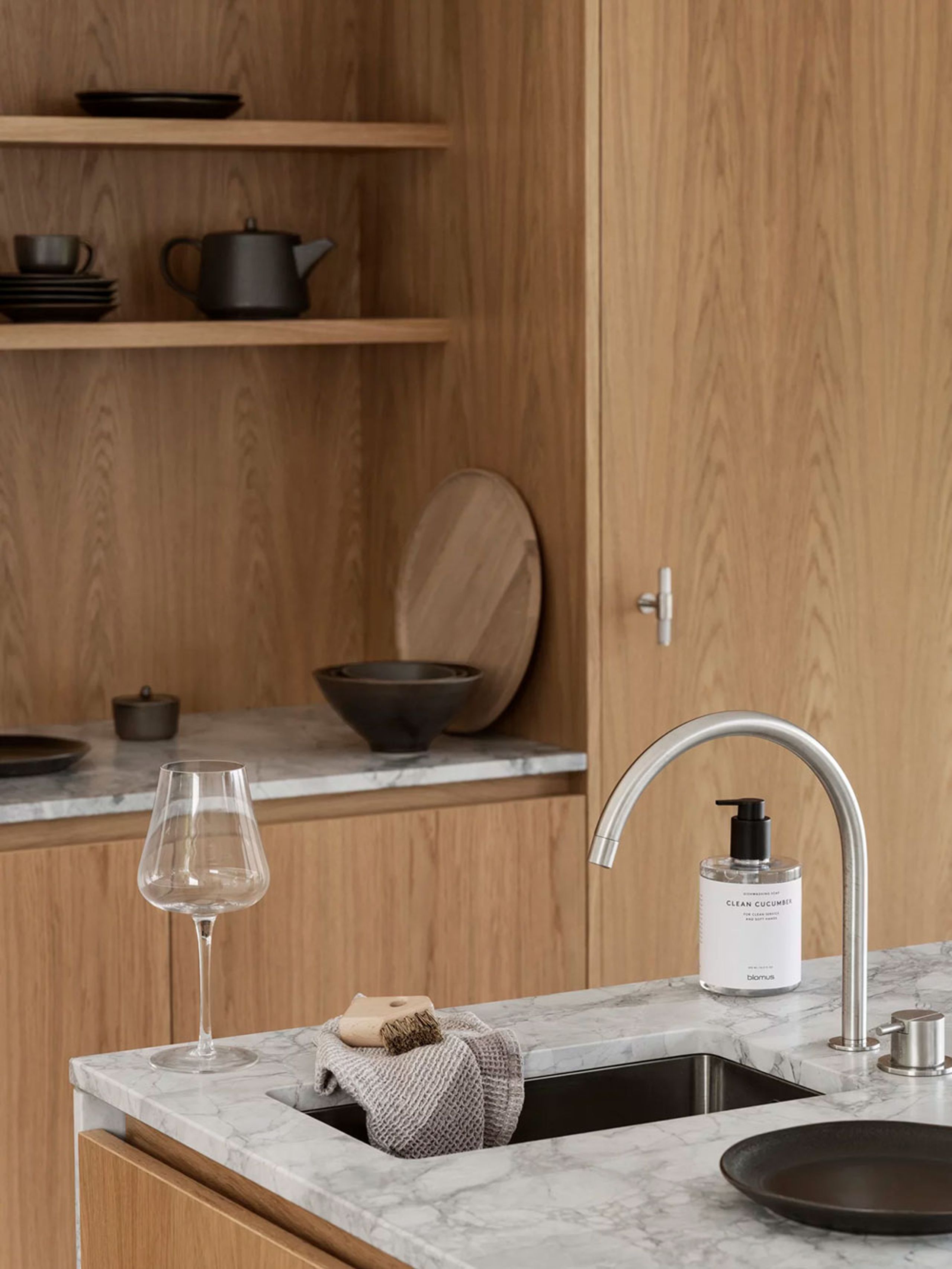 Blomus - Tablett - Oku Tray - Oak - M - Round