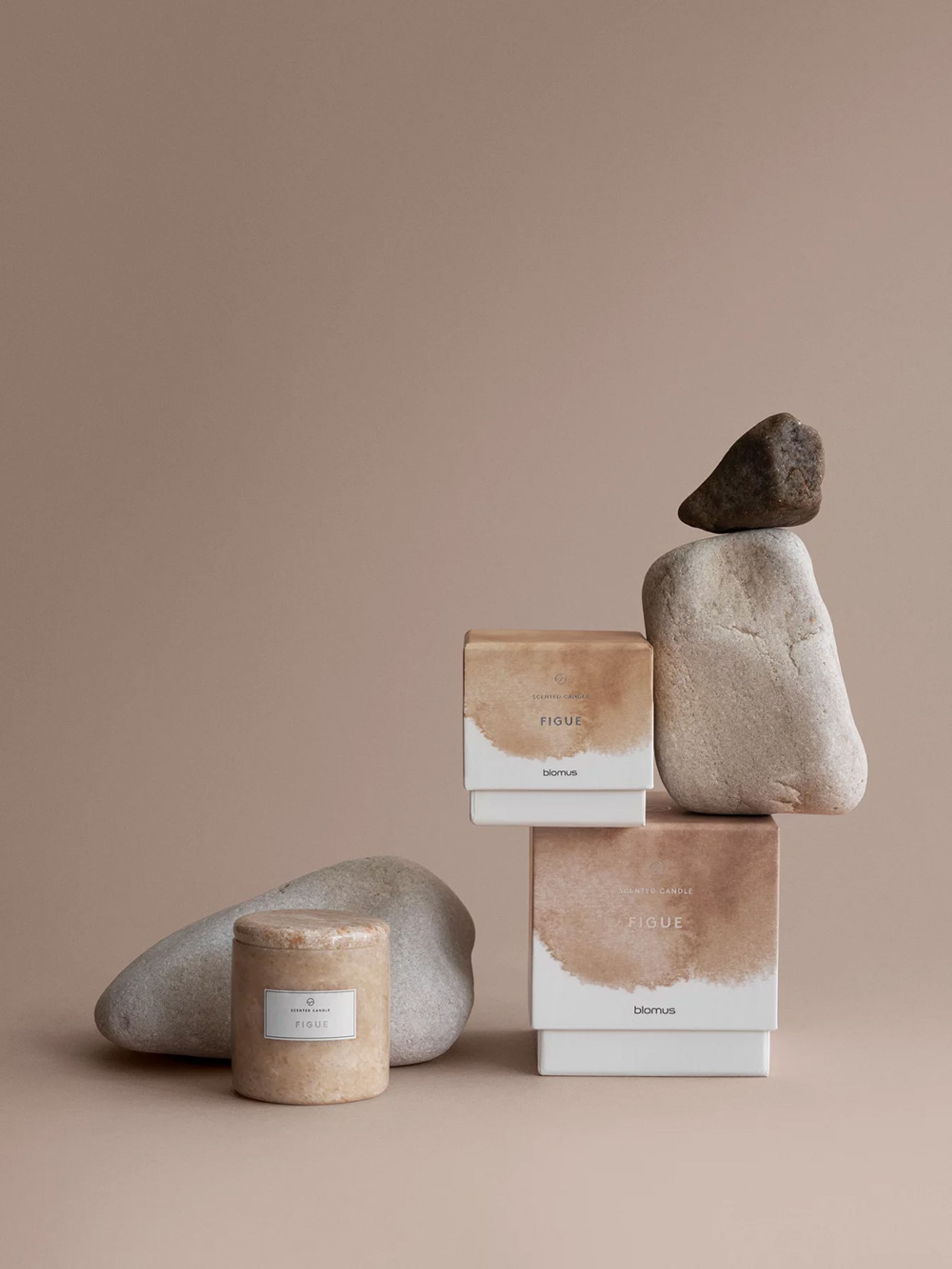 Blomus - Bougies parfumées - Scented Candle - Frabli - Large / Indian Tan