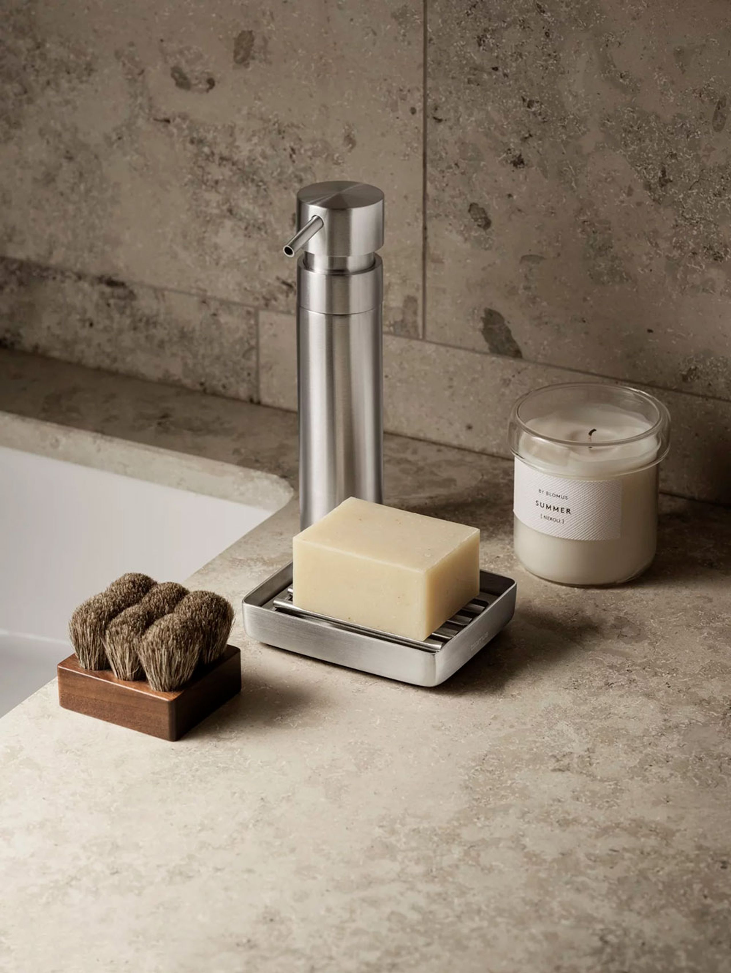 Blomus - Scented Candles - Valoa - Summer - Lily White