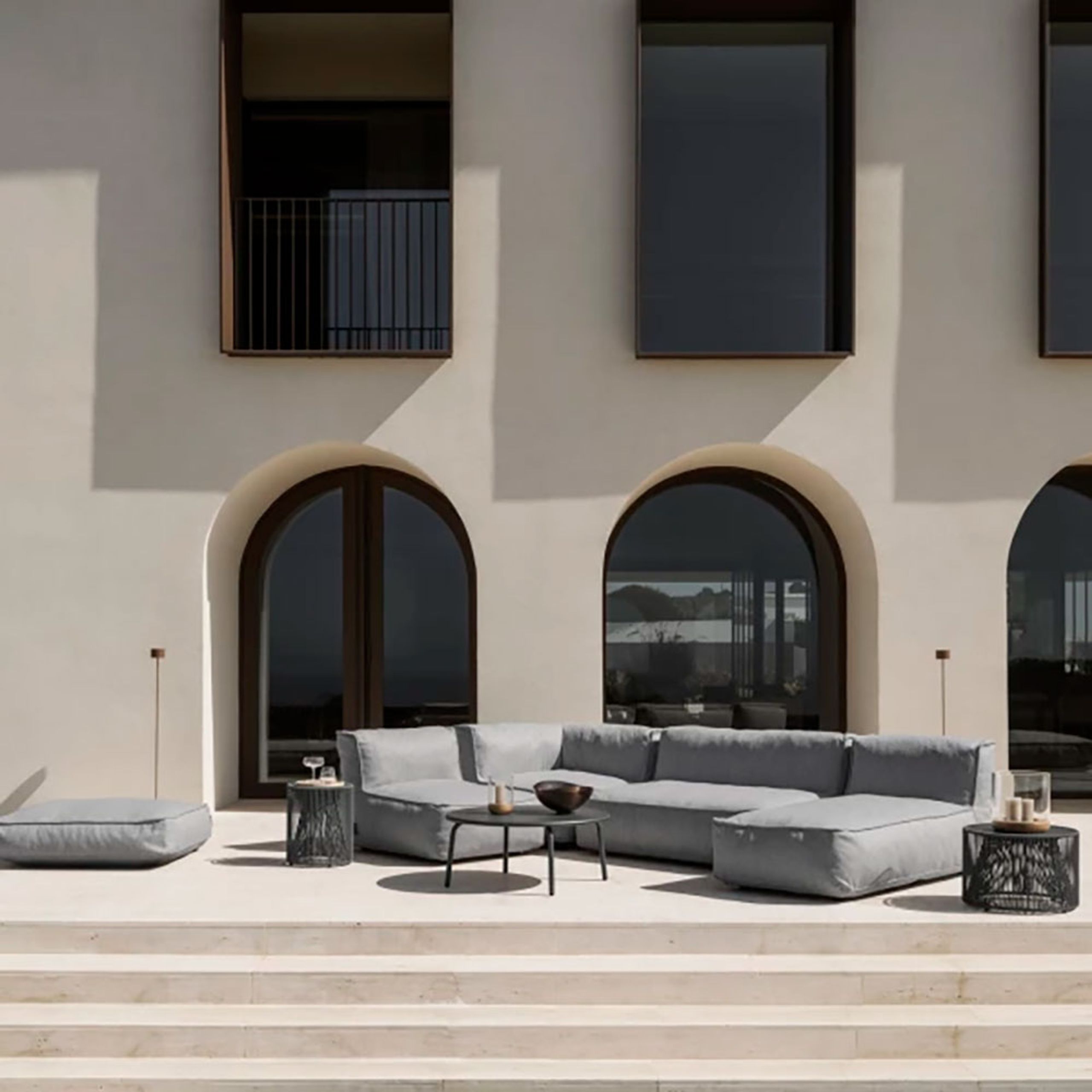 Blomus - Lattiavalaisin - Farol Floor Mobile Led-lamp - Warm Gray