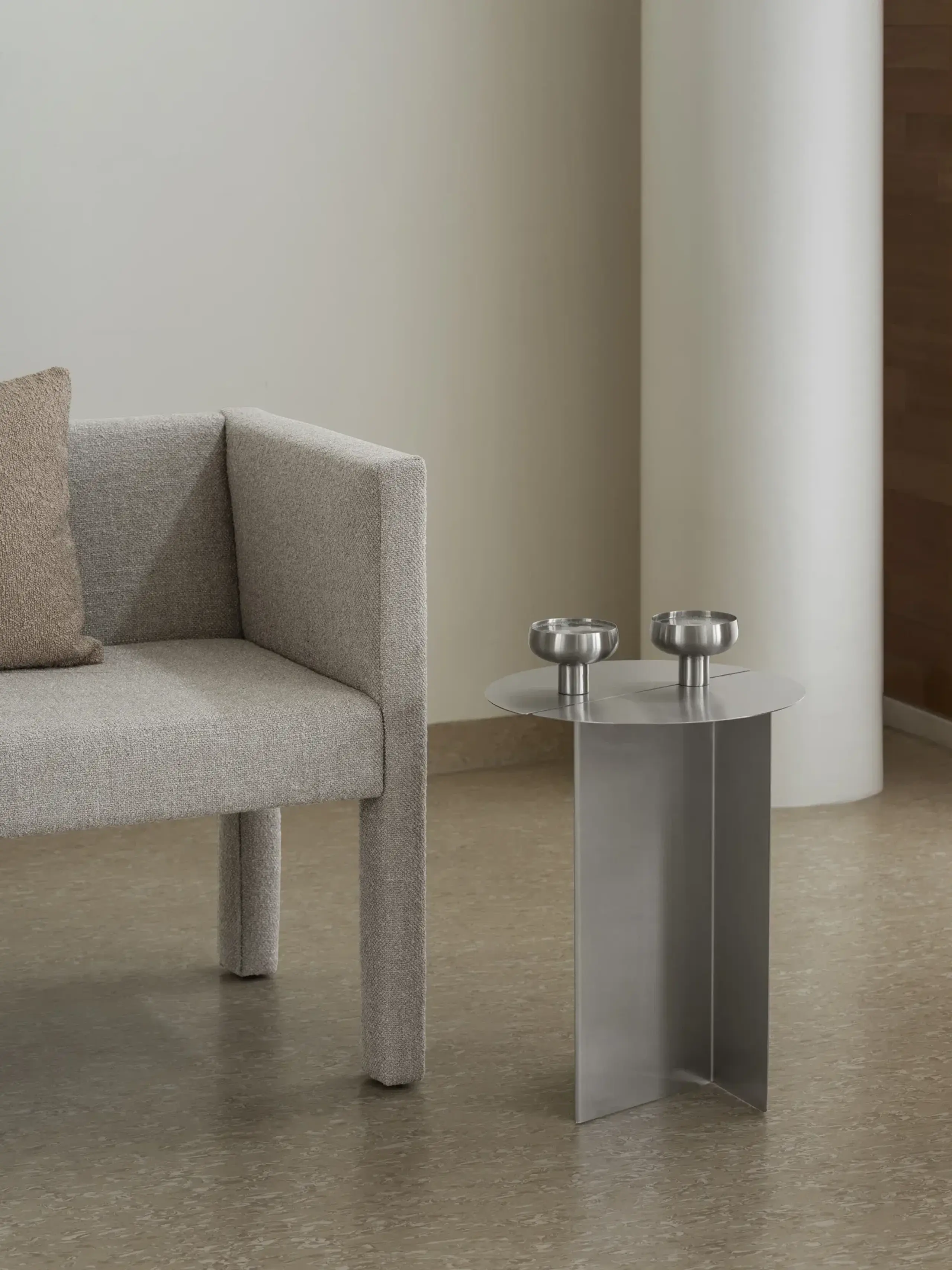 Blomus - Mesa auxiliar - ORU Side Table - Stainless Steel Matt - Ø35 cm