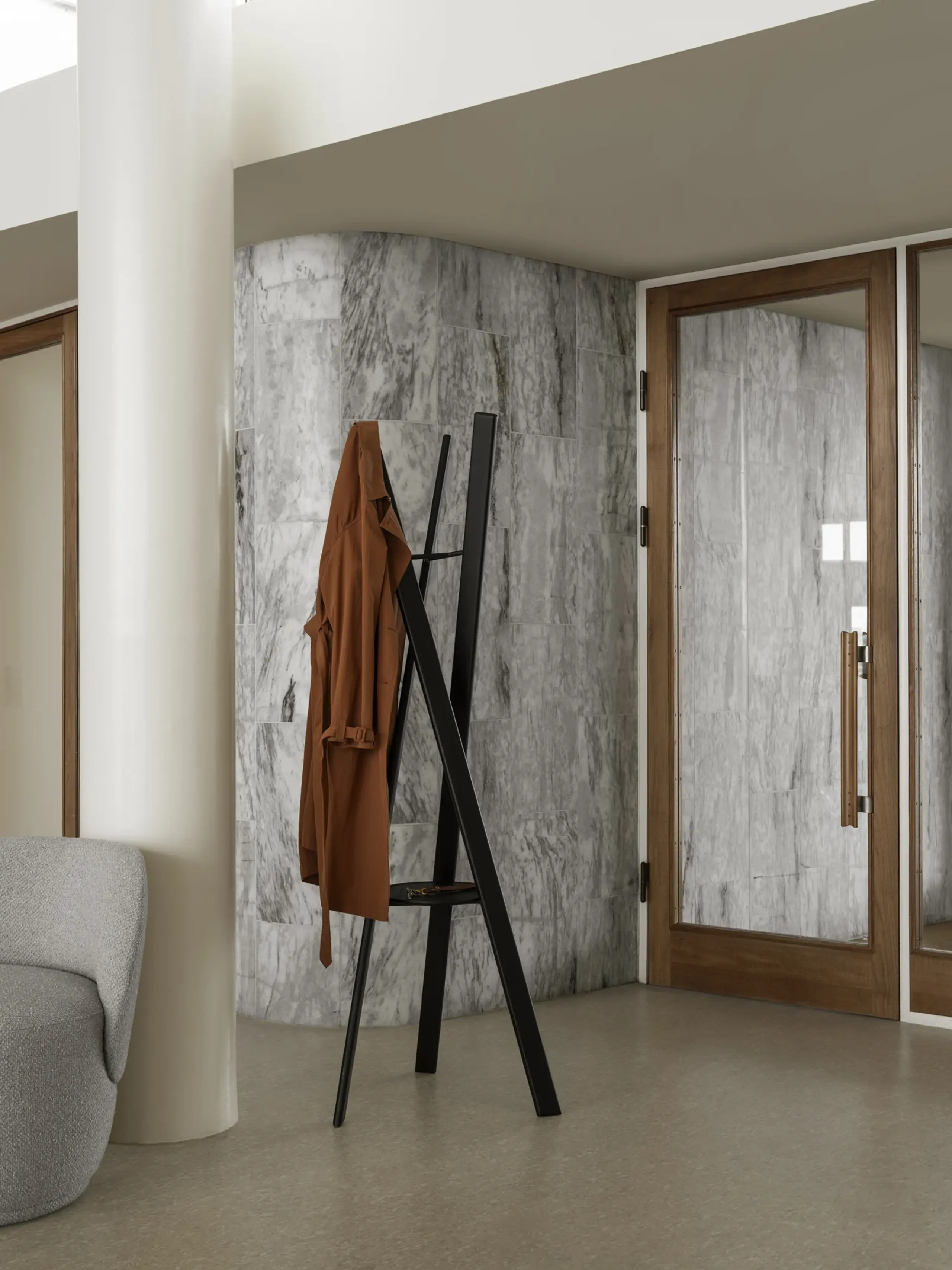 Blomus - Stumtjener - Coat Stand - Rakku - Black