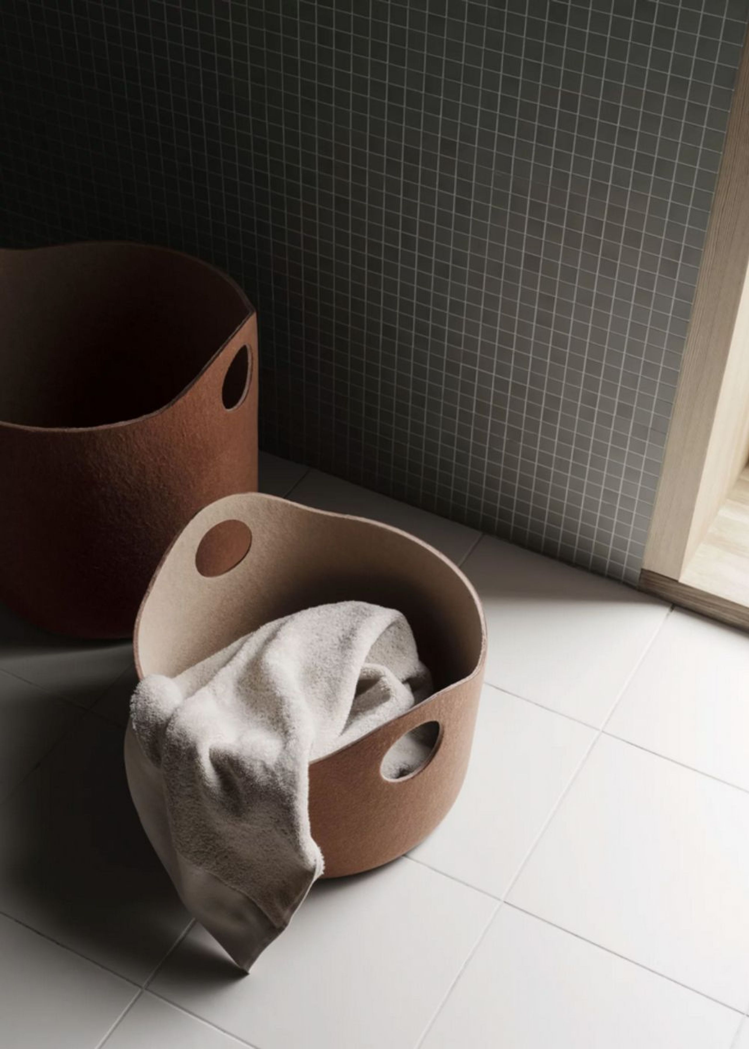 Blomus - Basket - TIGGY Felt Basket - Rustic Brown / Tan - Medium