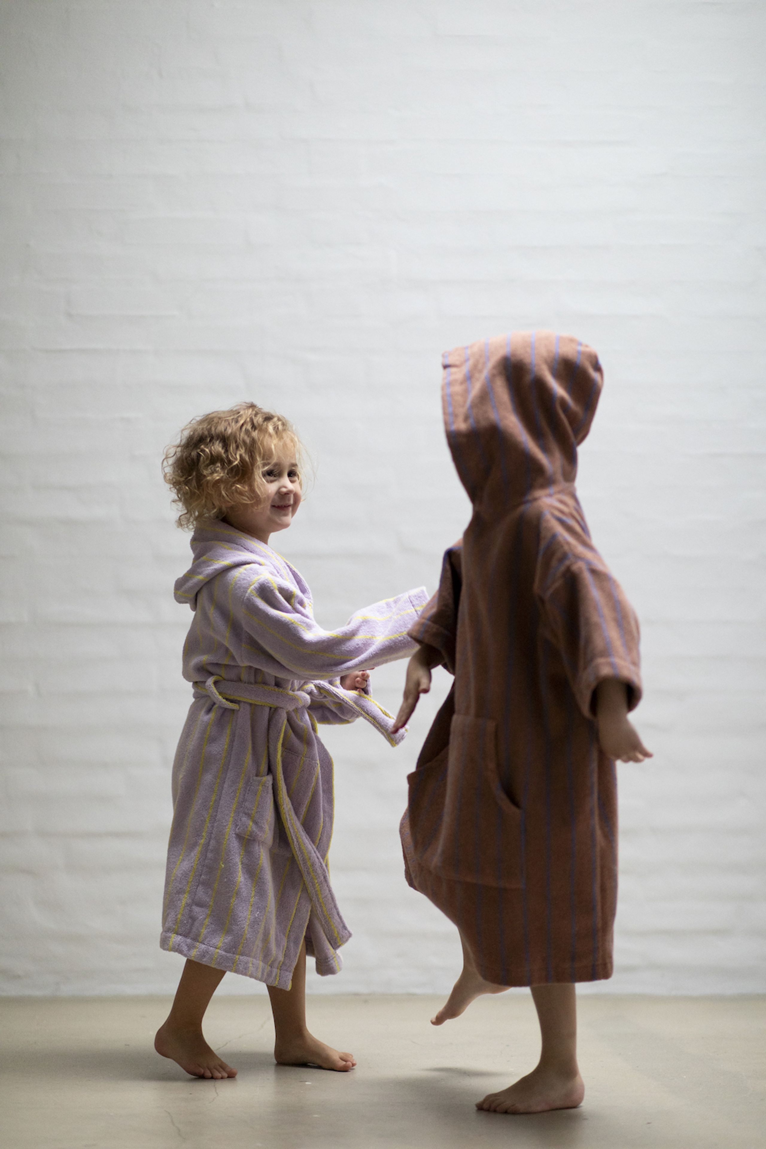Bongusta - Dětský župan - Naram Kids Poncho - camel & ultramarine