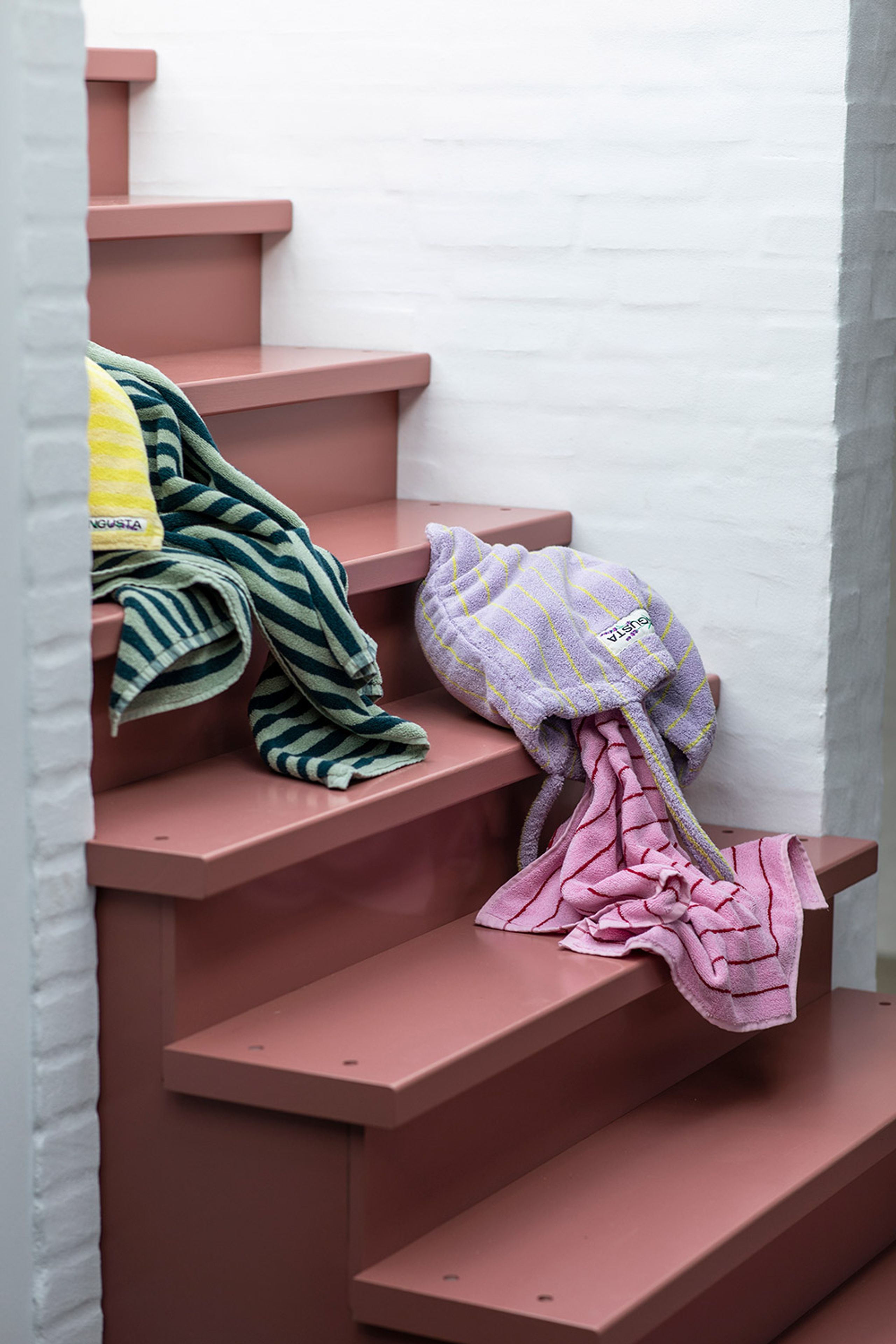 Bongusta - Håndklæde - Naram Towels - Baby Pink / Ski Patrol Red