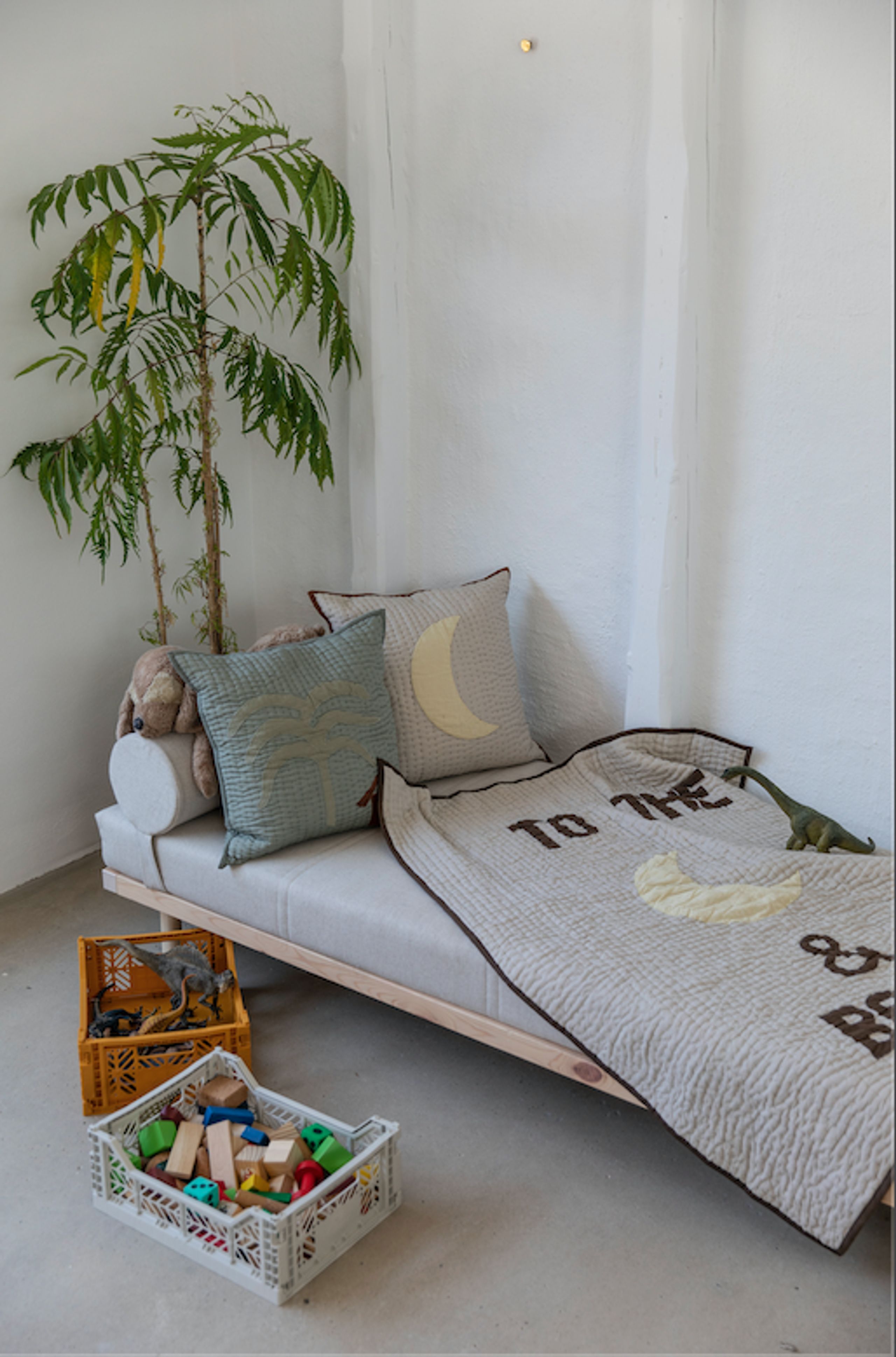 Bongusta - Bed Cover - Moon Bed Cover - Beige &