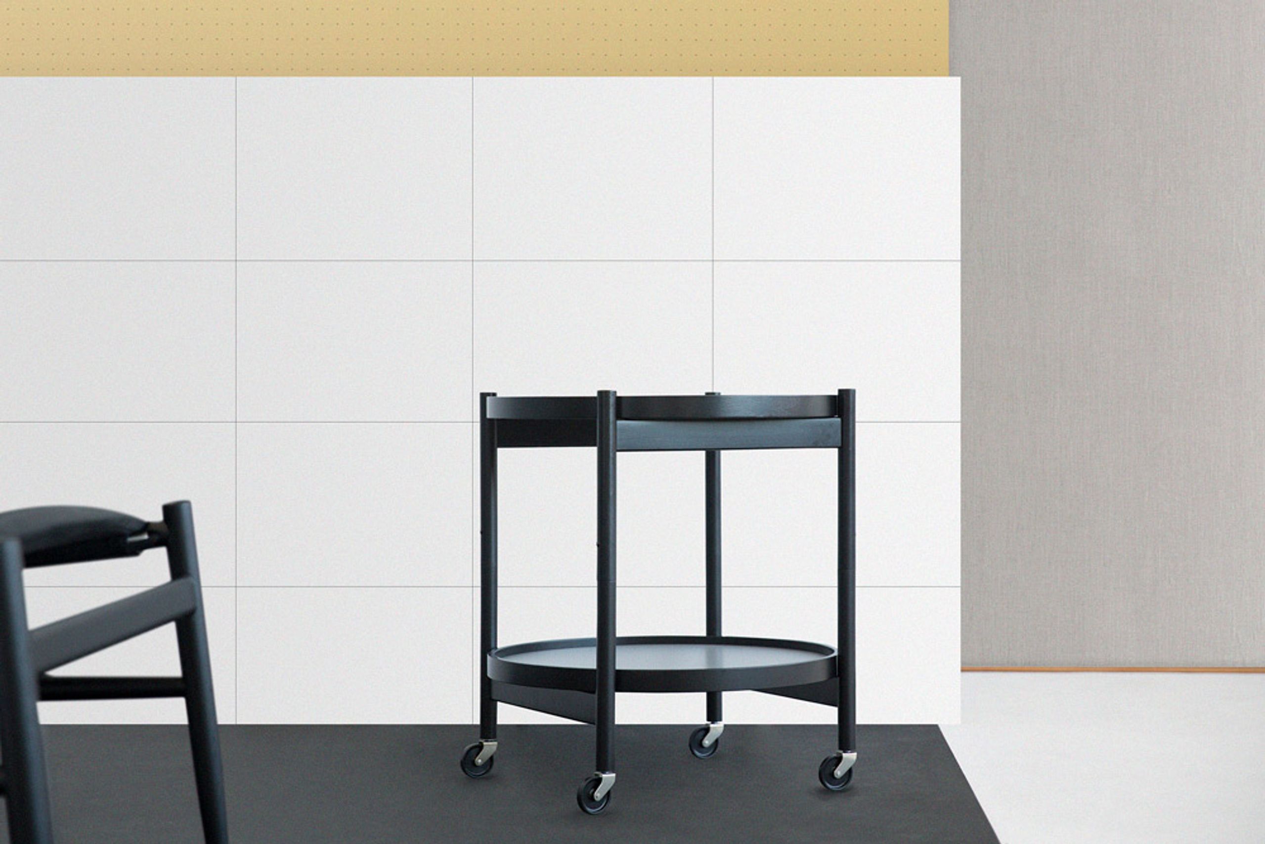 Brdr. Krüger - Conseil d'administration - Bølling Tray Table 60 / Fumed Oak - BASE - White/Black