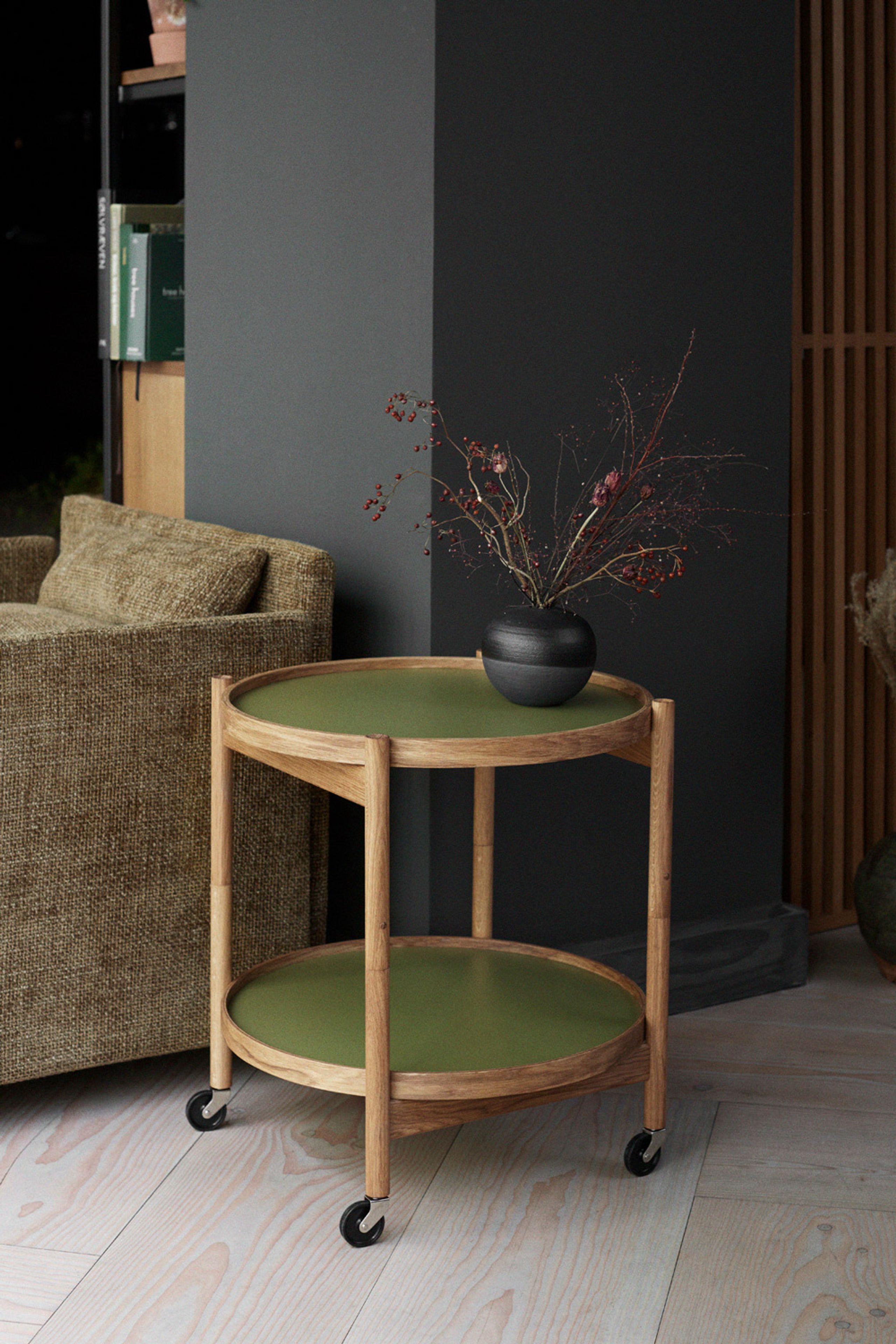 Brdr. Krüger - Conseil d'administration - Bølling Tray Table 60 / Fumed Oak - CLAY - Cognac/Black