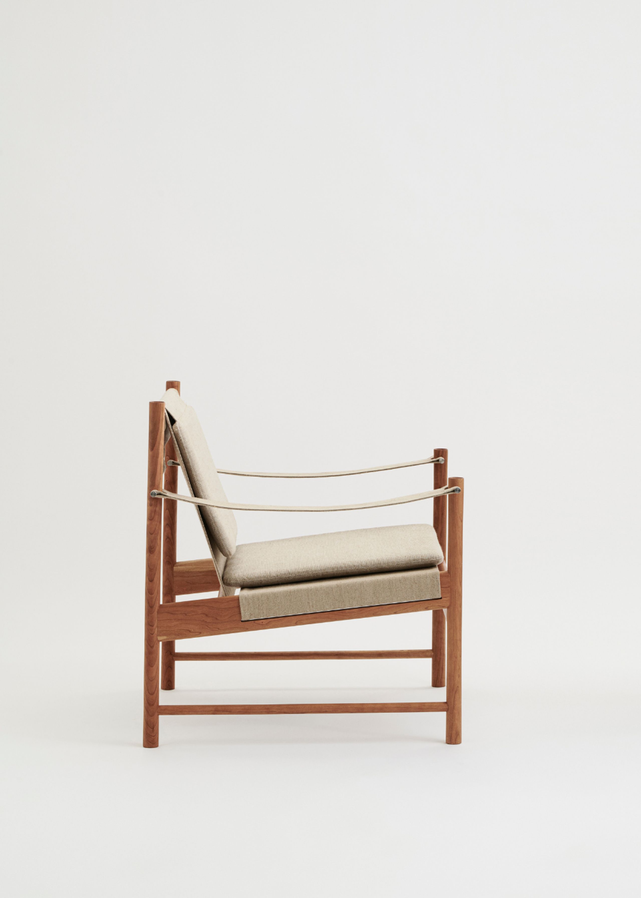 Brdr. Krüger - Krzesło do salonu - Hans Bølling Lounge Chair - Cherry Oiled - Canvas