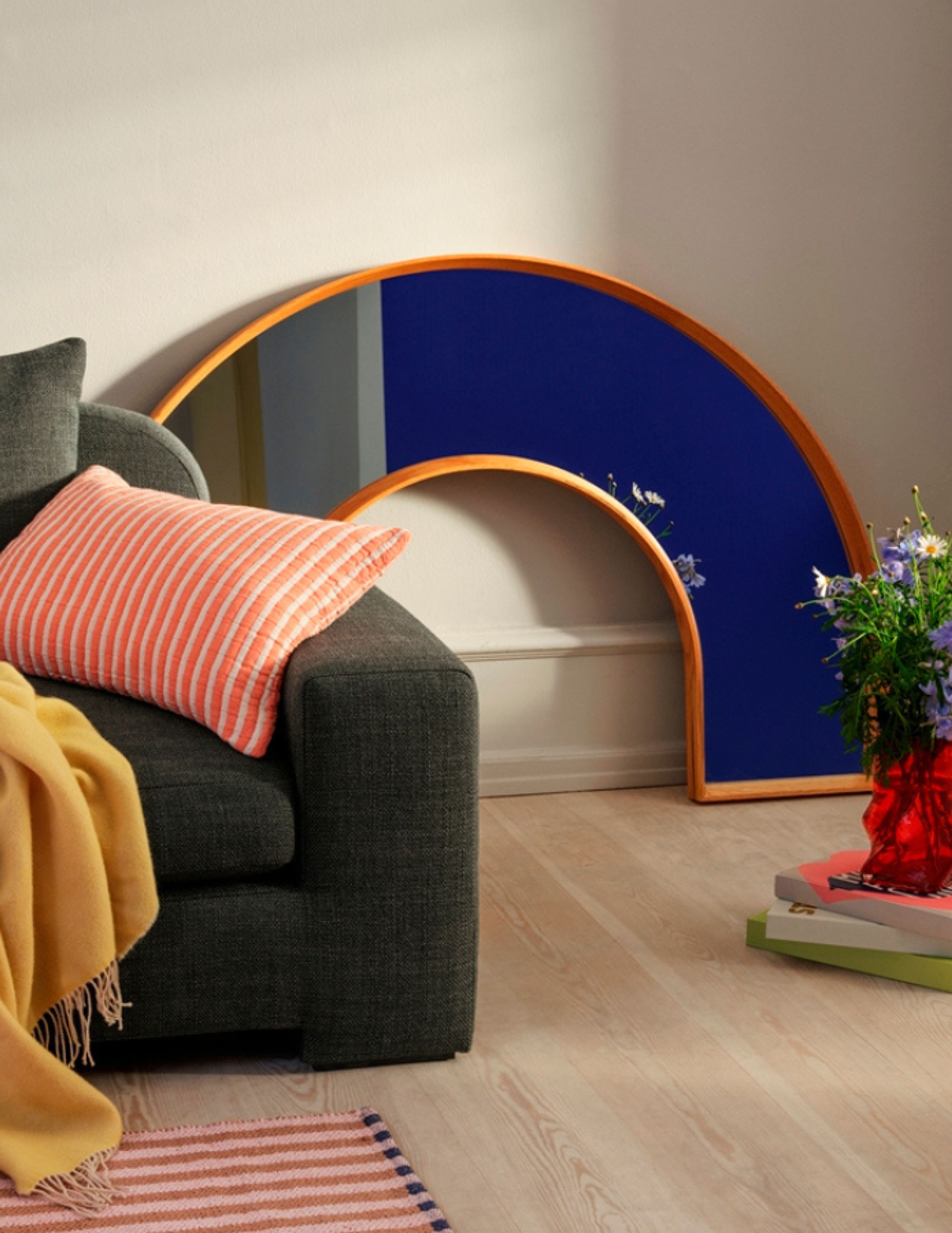 Broste CPH - Vase - Vase 'Ellen' Mundblæst Glas - Red/Pigeon Blue