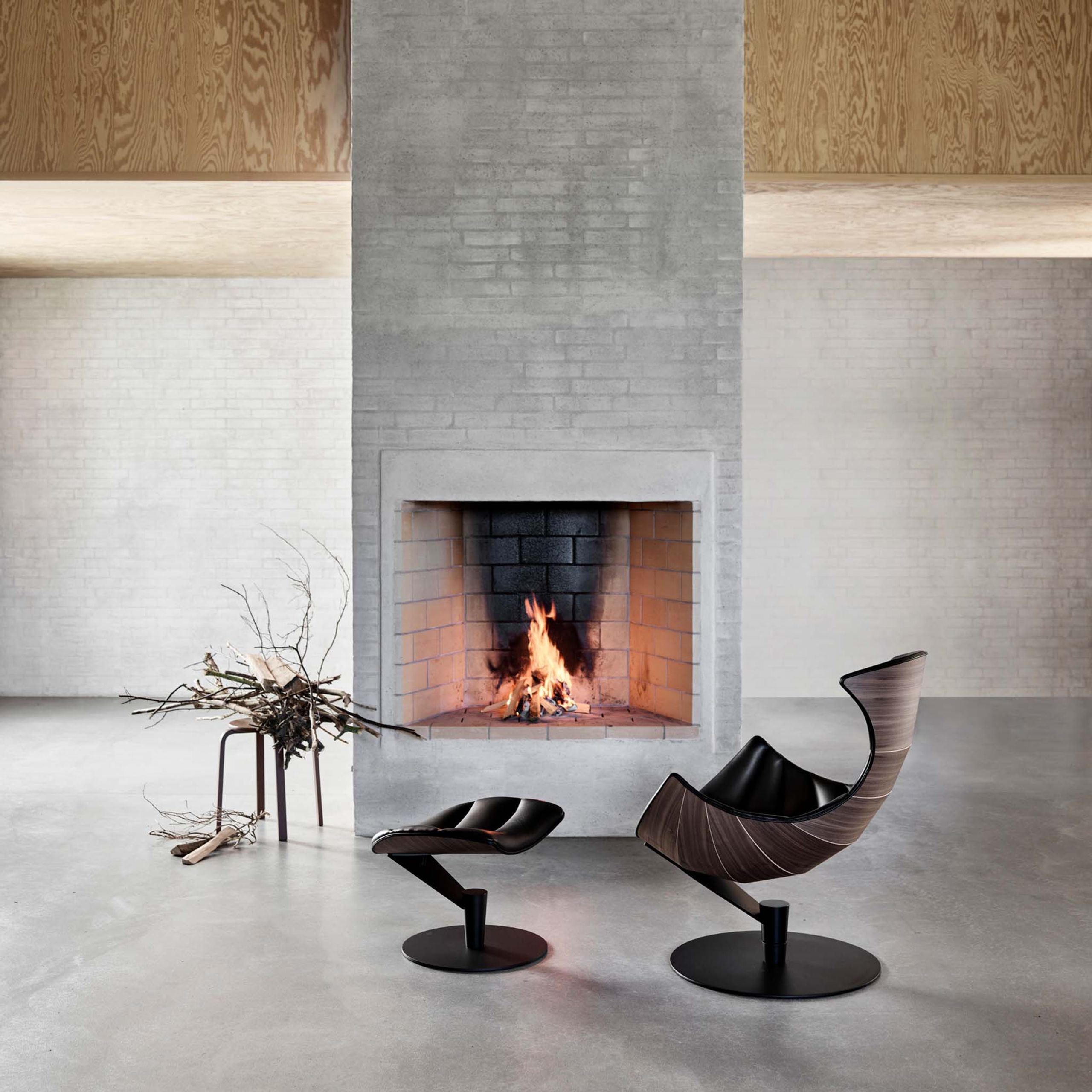 Bruunmunch - Poltrona - LOBSTER chair - Walnut, mat lacquered/Passion Leather