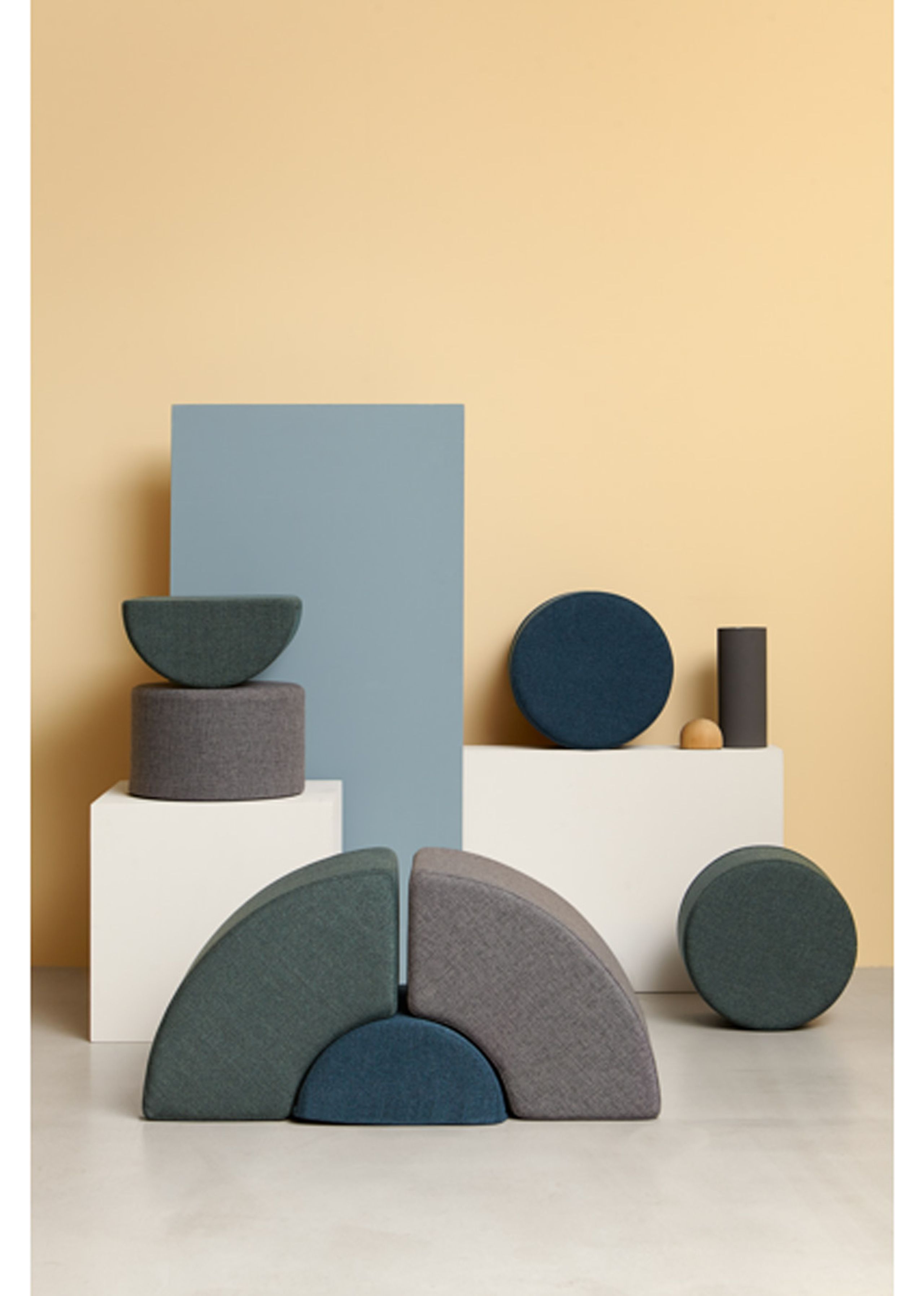 By Klipklap Build & Bounce - Pouf pour enfants - Build & Bounce - Circle - Blue Grey