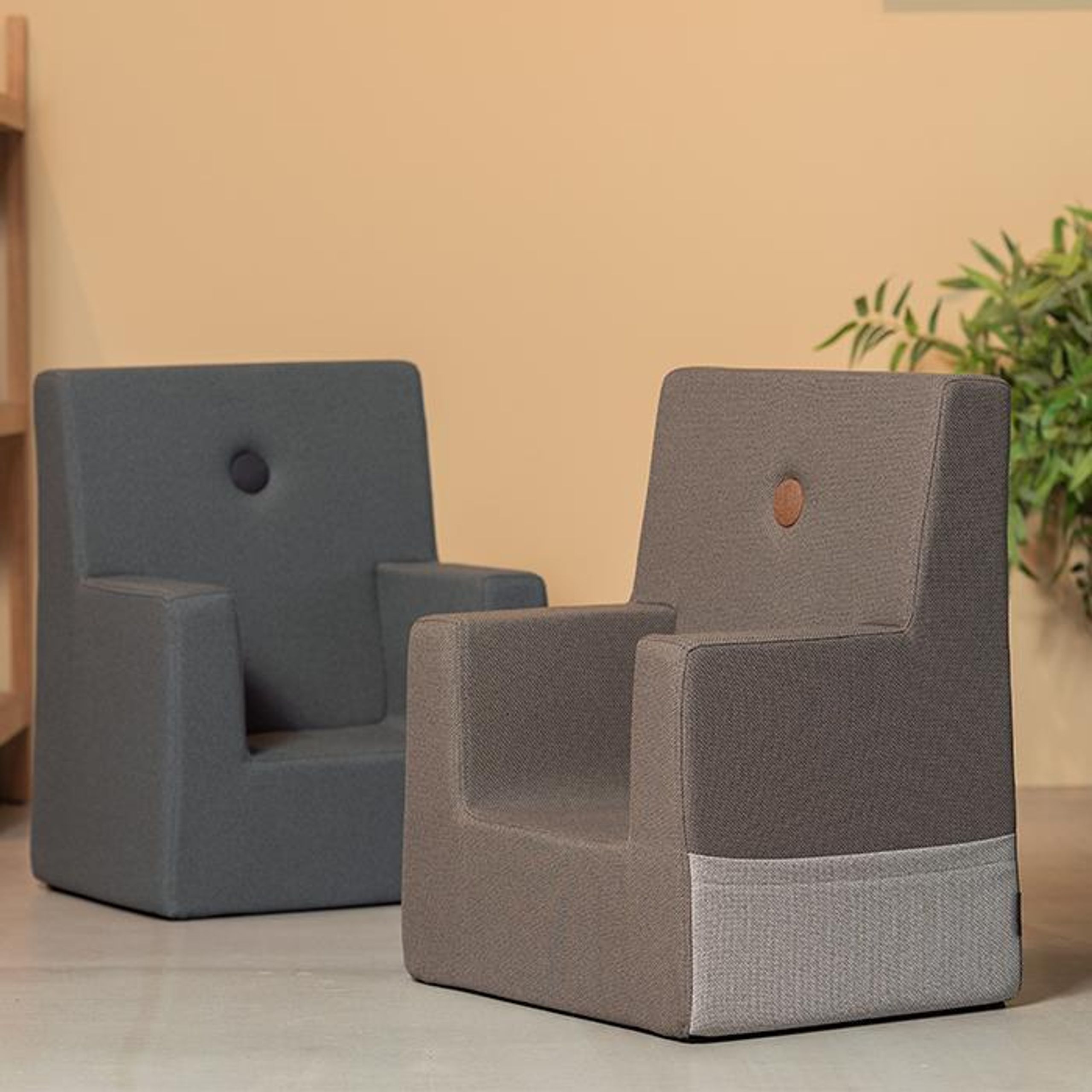 By KlipKlap - Stuhl - KK Kids Chair XL - Soft Rose w/ Rose