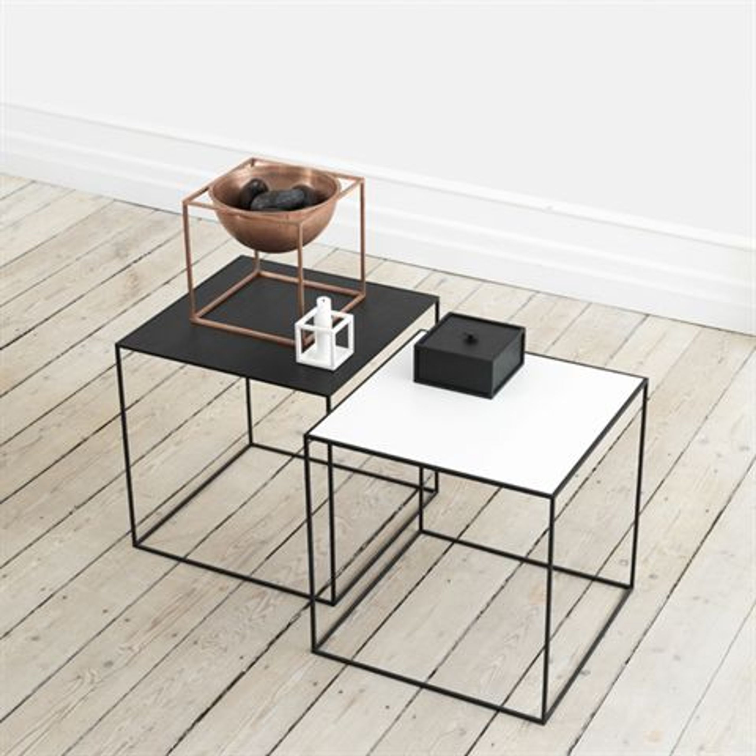 By Lassen - Bord - Twin 35 Table - Cool Grey/Sort med Sort Base