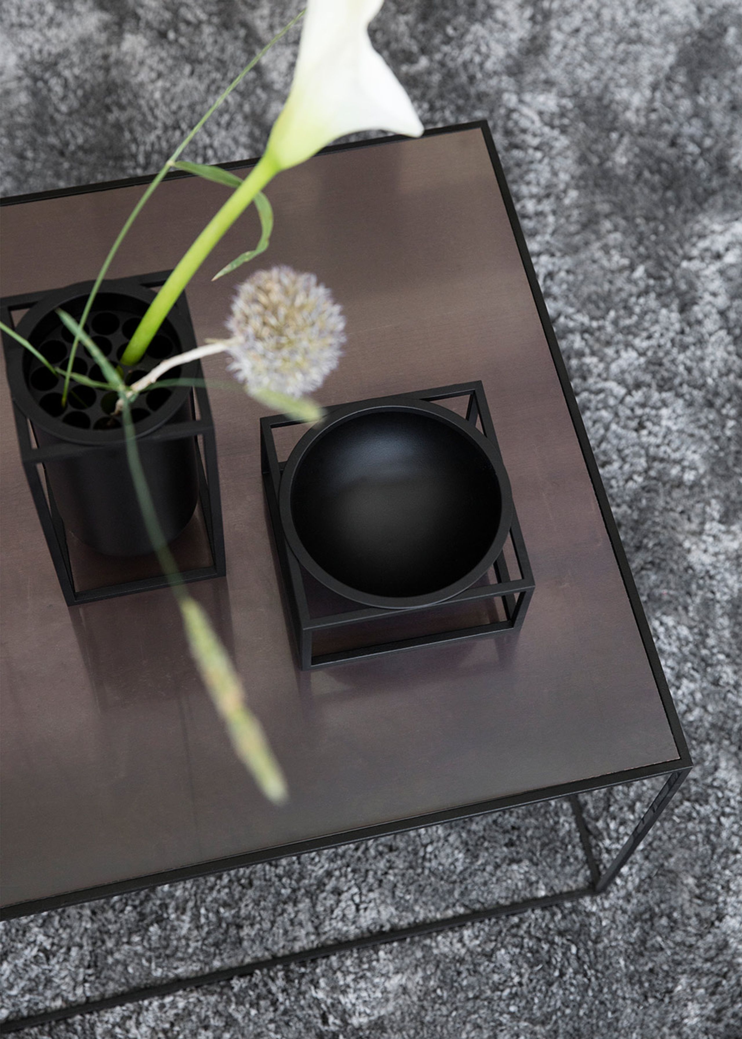 By Lassen - Tisch - Twin 42 - Oak/Brass With White Base