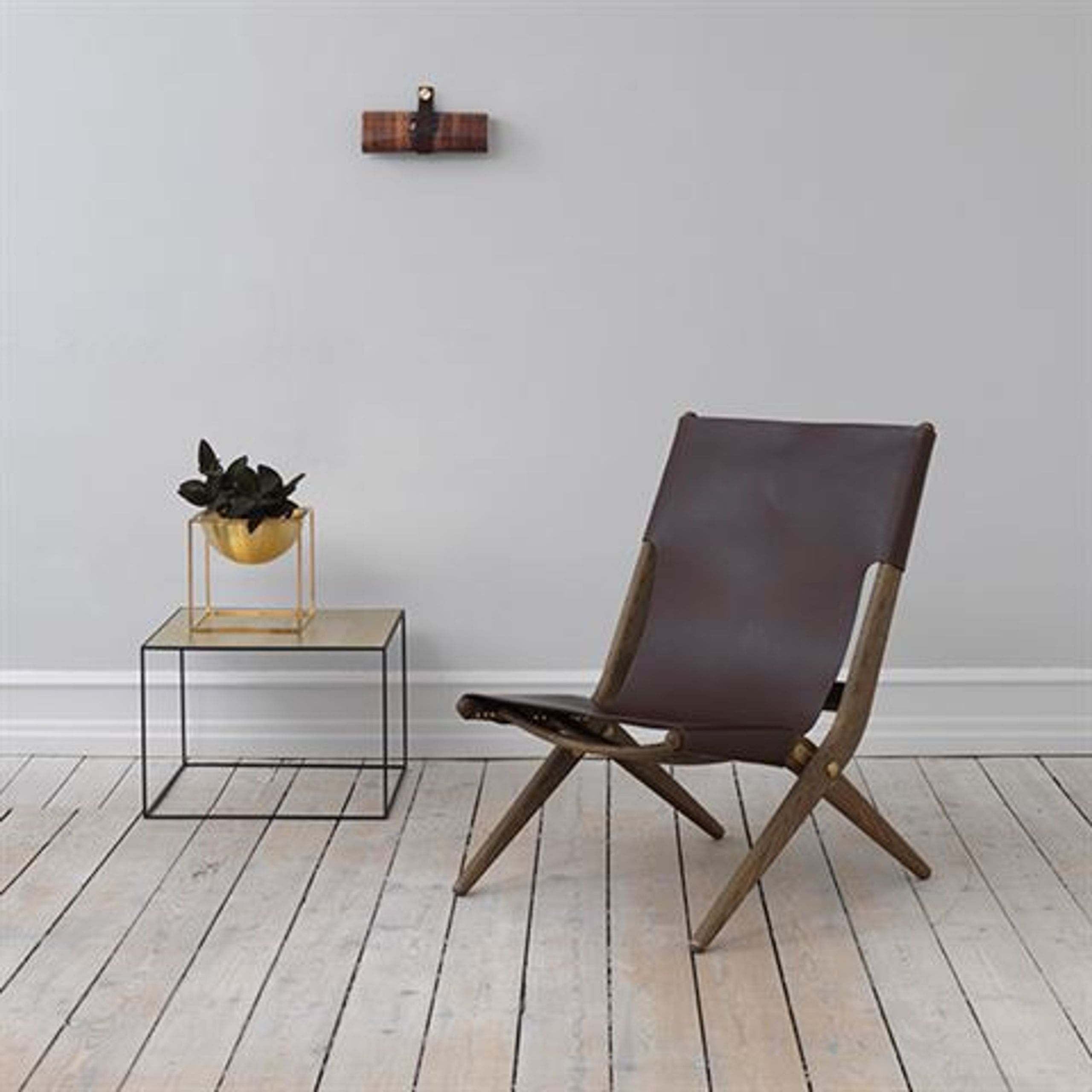 By Lassen - Bord - Twin 49 Table - Hvid/Eg Med Sort Base