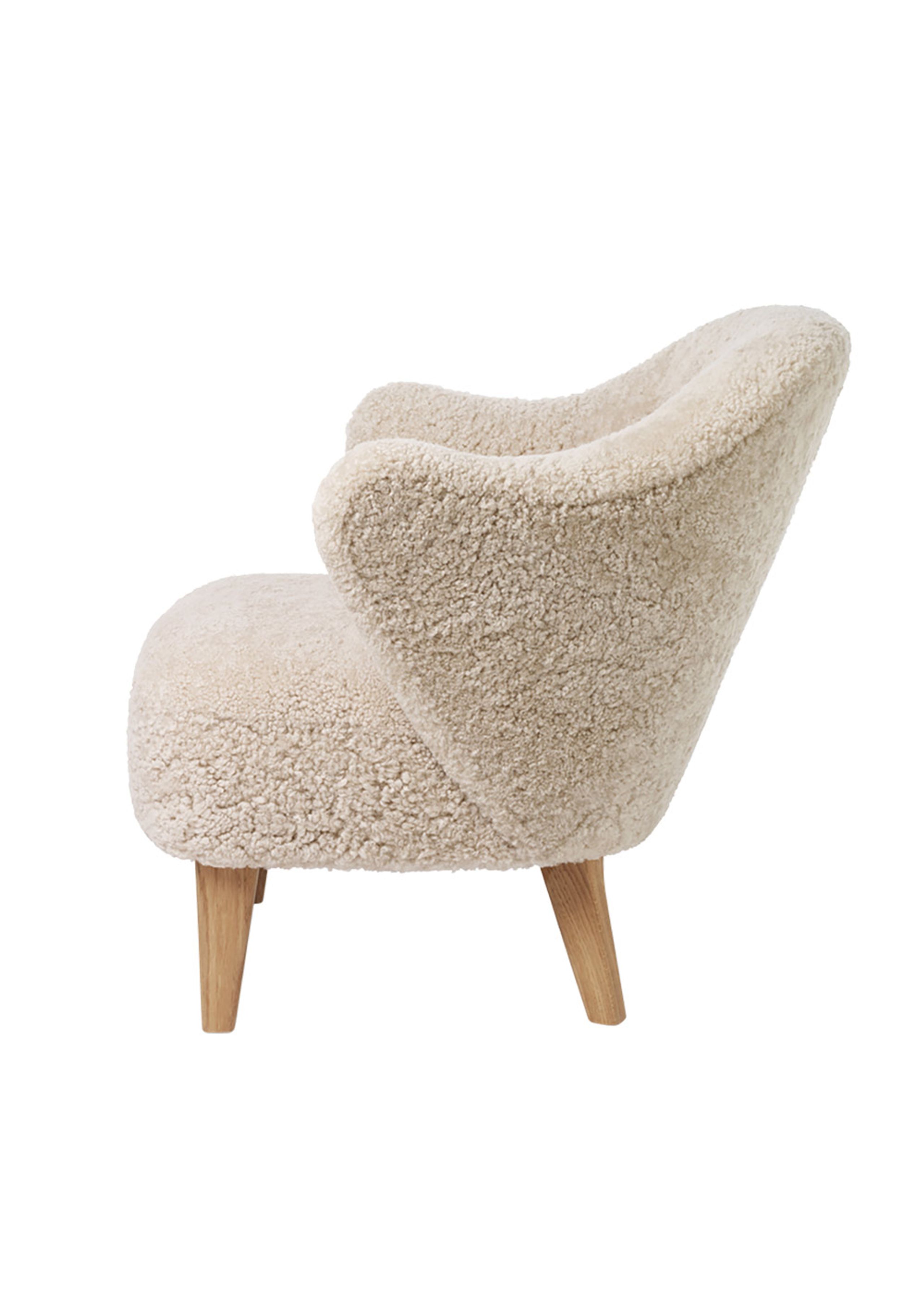 By Lassen - Lænestol - Ingeborg lænestol - Sheepskin / Moonlight / Natural Oak