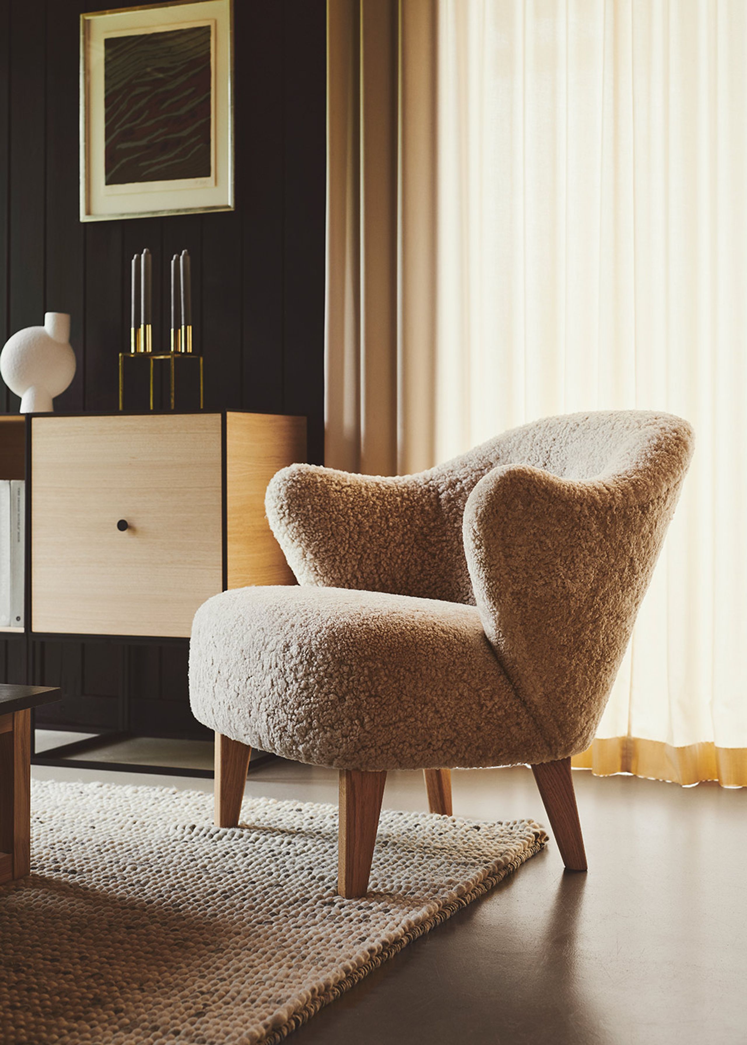 By Lassen - Lænestol - Ingeborg lænestol - Sheepskin / Moonlight / Natural Oak