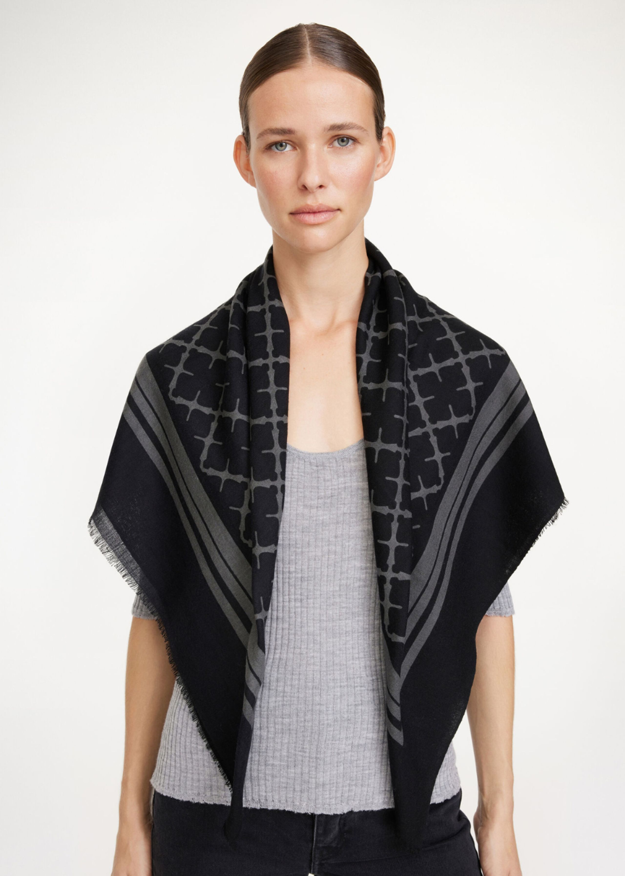 By Malene Birger - Scarf - Cornelis - Charcoal Signature