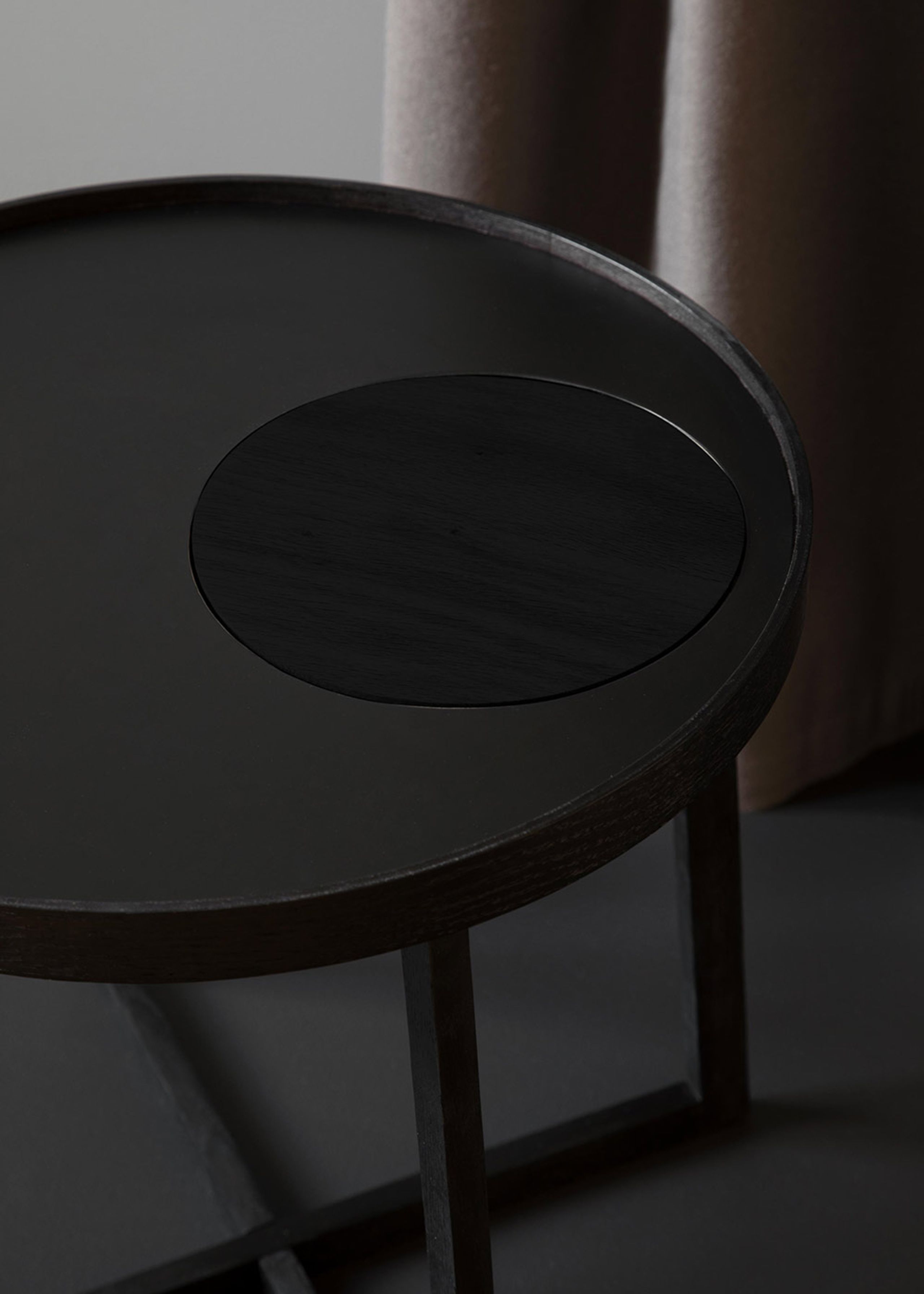 By Wirth - Bord - Tray Table - Sort eg / Sort metal