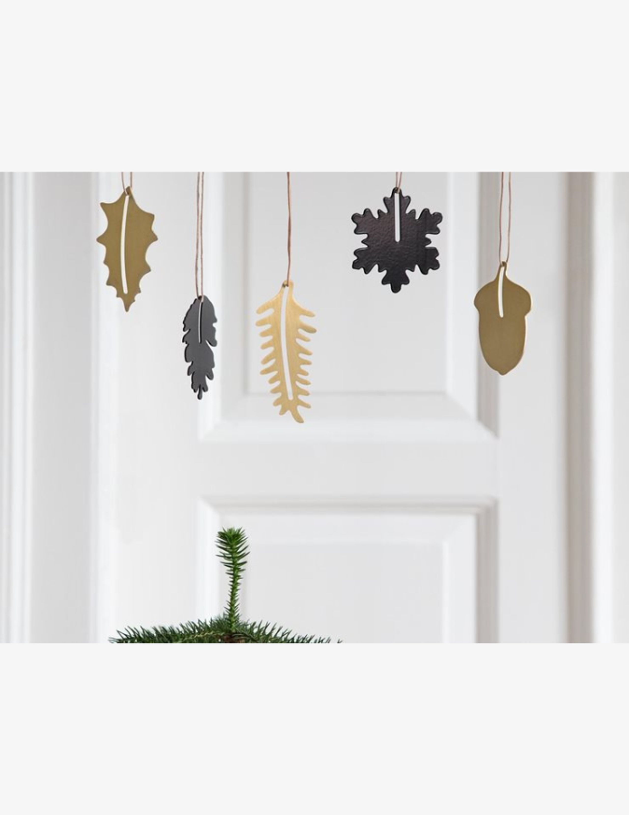 By Wirth - Decorações natalinas - Christmas Hang on Acorn - Black - Spruce