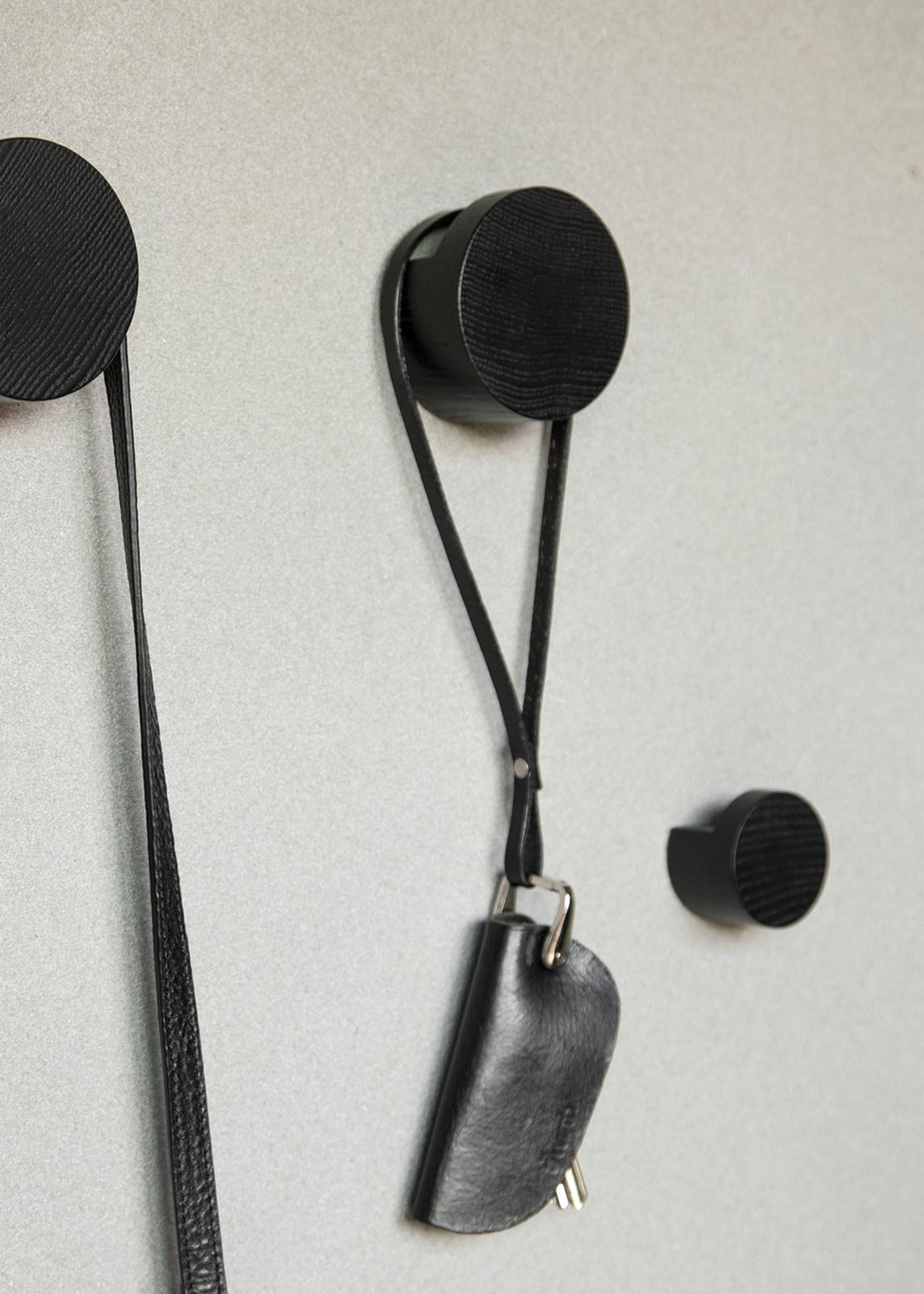 By Wirth - Hooks - Wood Knot Medium - Smoked oak