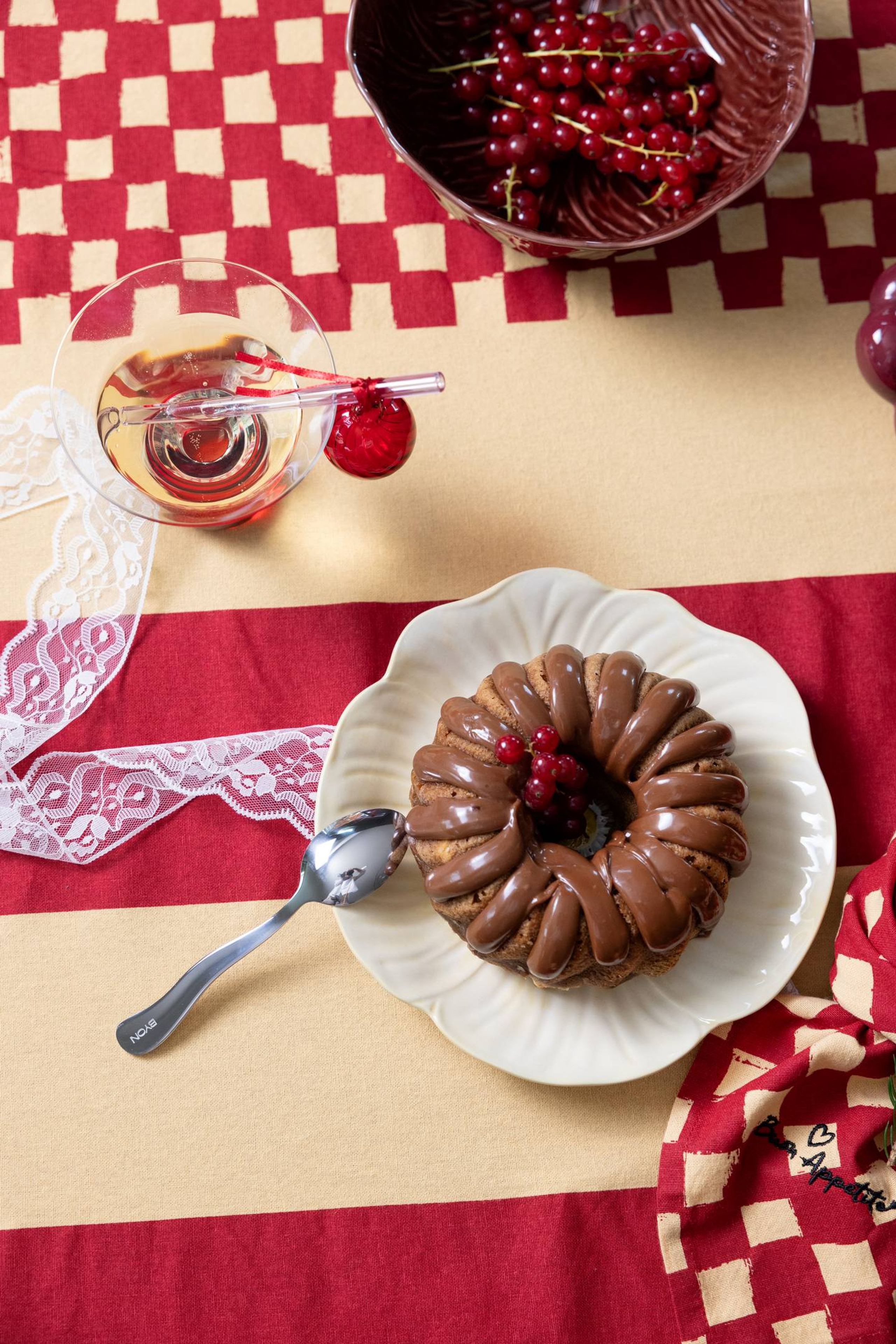 Byon - Tallrikar - Plate Poppy - Beige