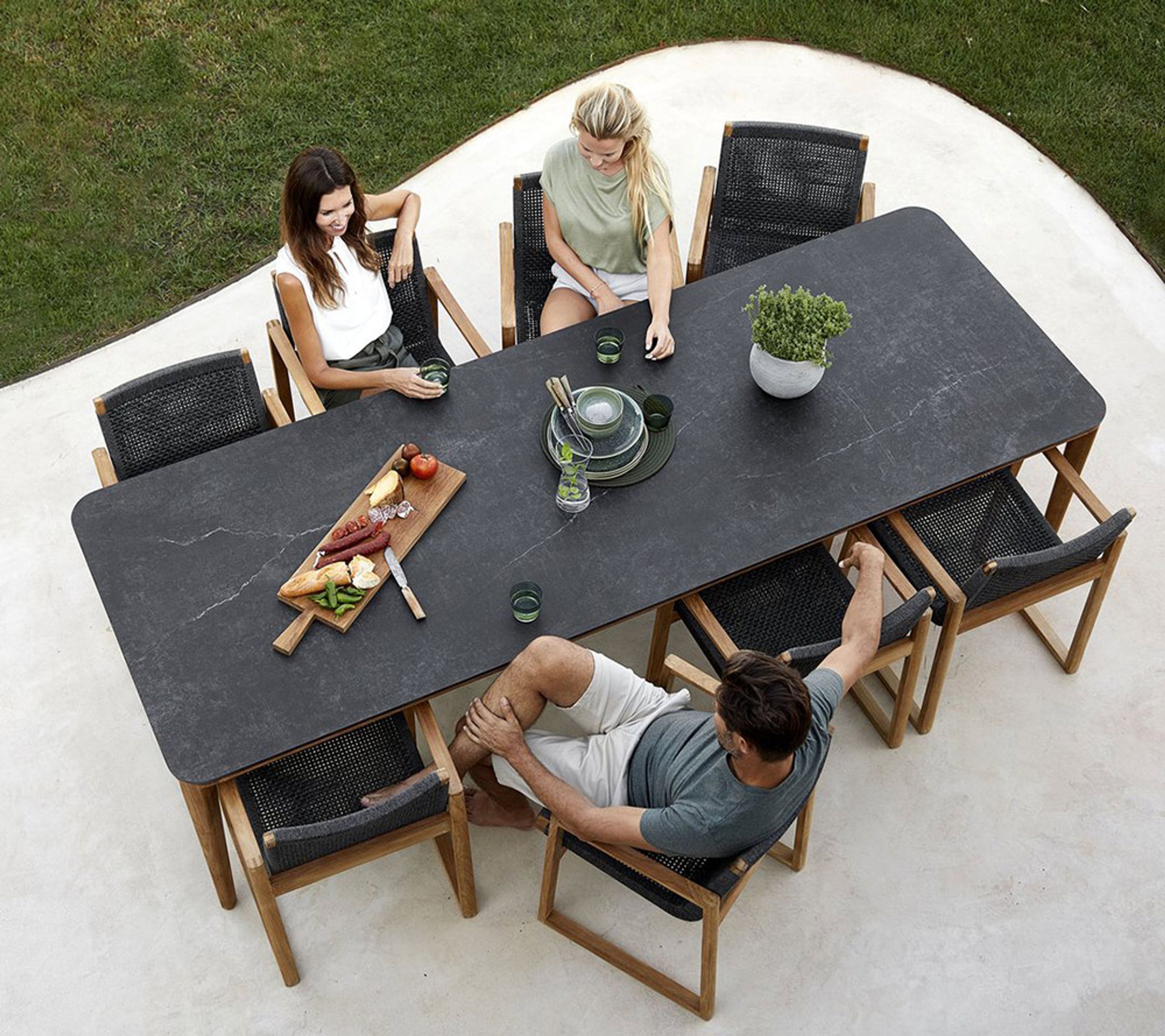 Cane-line - Tisch - Aspect Table - Frame: Teak / Tabletop: Black Fossil Ceramic - B210