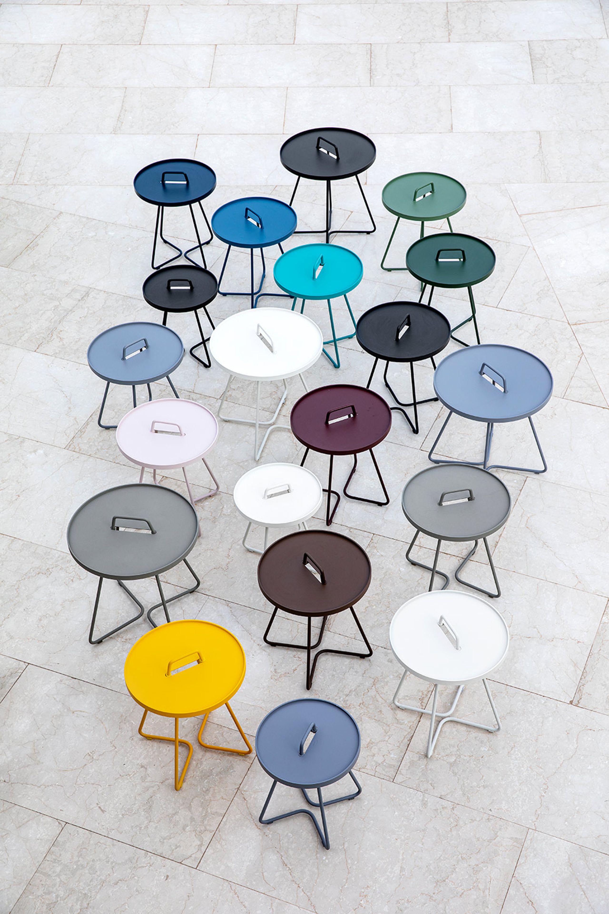 Cane-line - Table - On-the-move side table - Mocca - Small