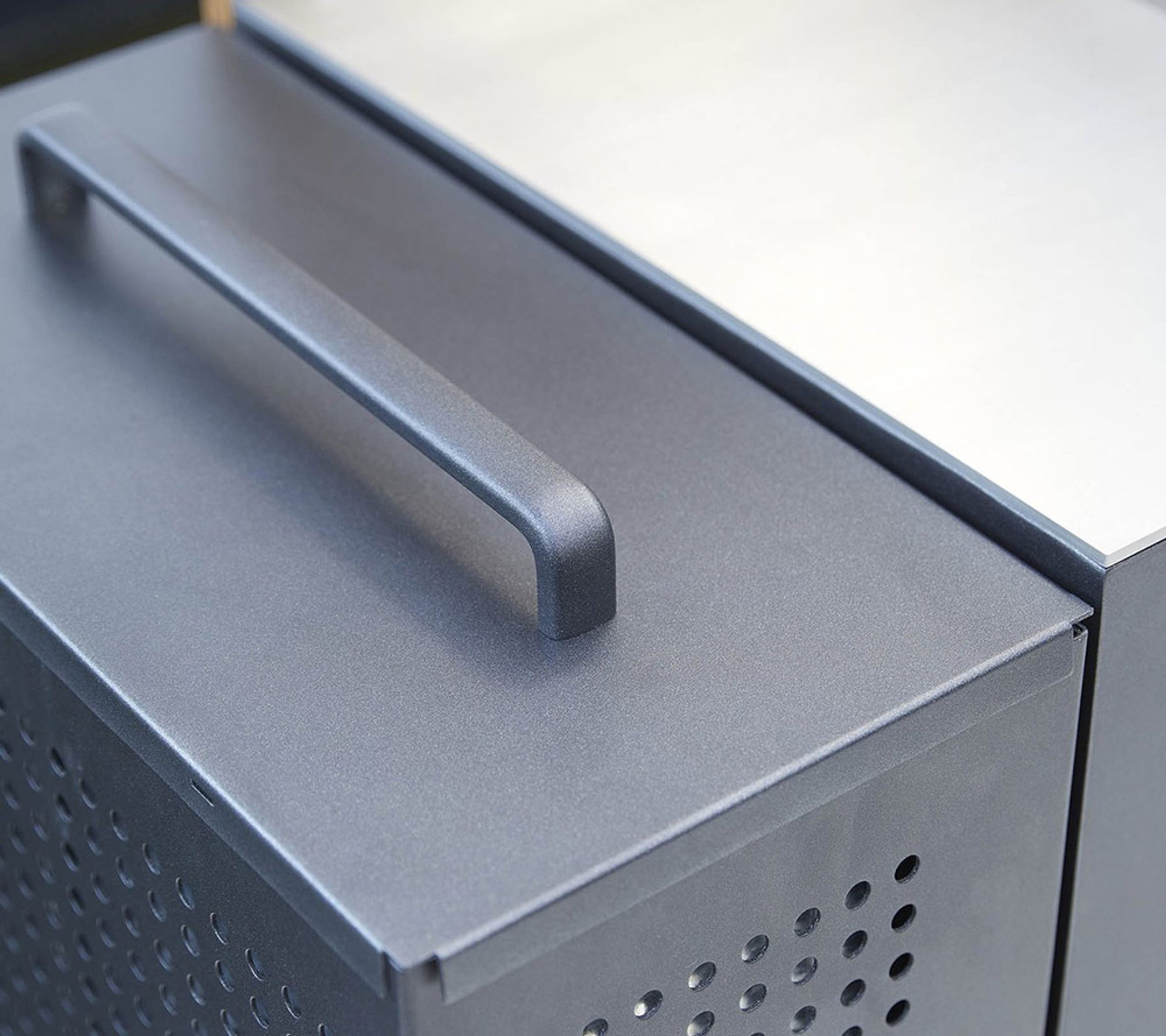 Cane-line - Bord - Drop kitchen main module inkl. 3 hylder - Stel: Lavagrå Aluminium / Bordplade: Sort Fossil Keramik