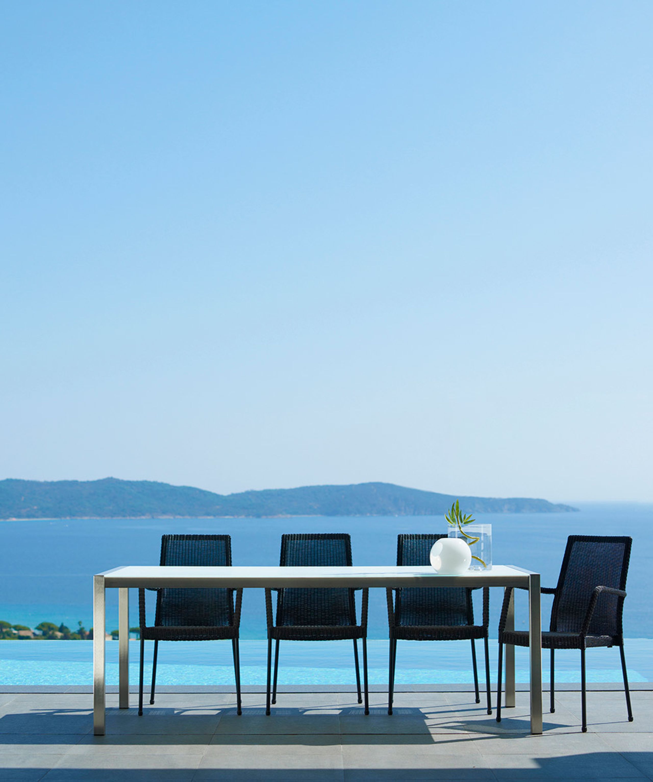 Cane-line - Chair - Newport chair - Blacke Cane-line Weave / With armrest