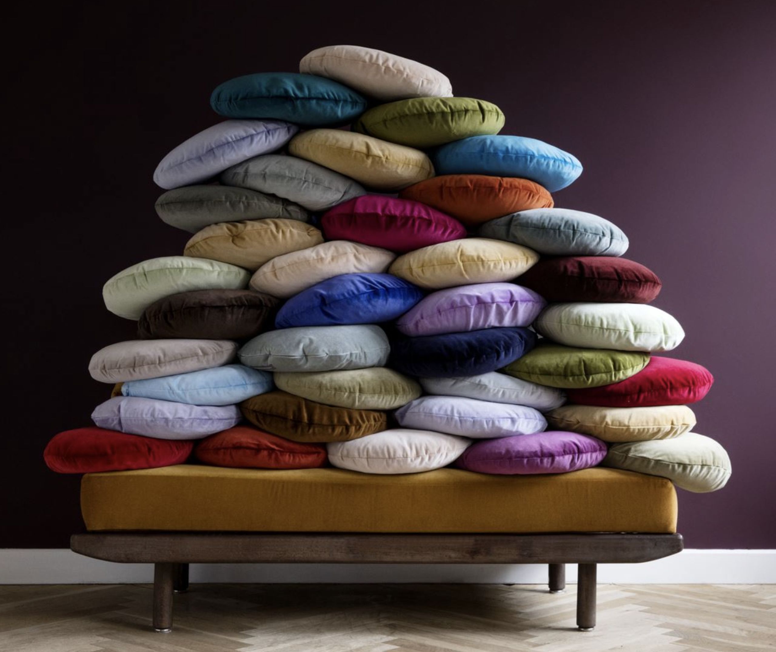 Christina Lundsteen - Pillow - Basic Round - golden olive