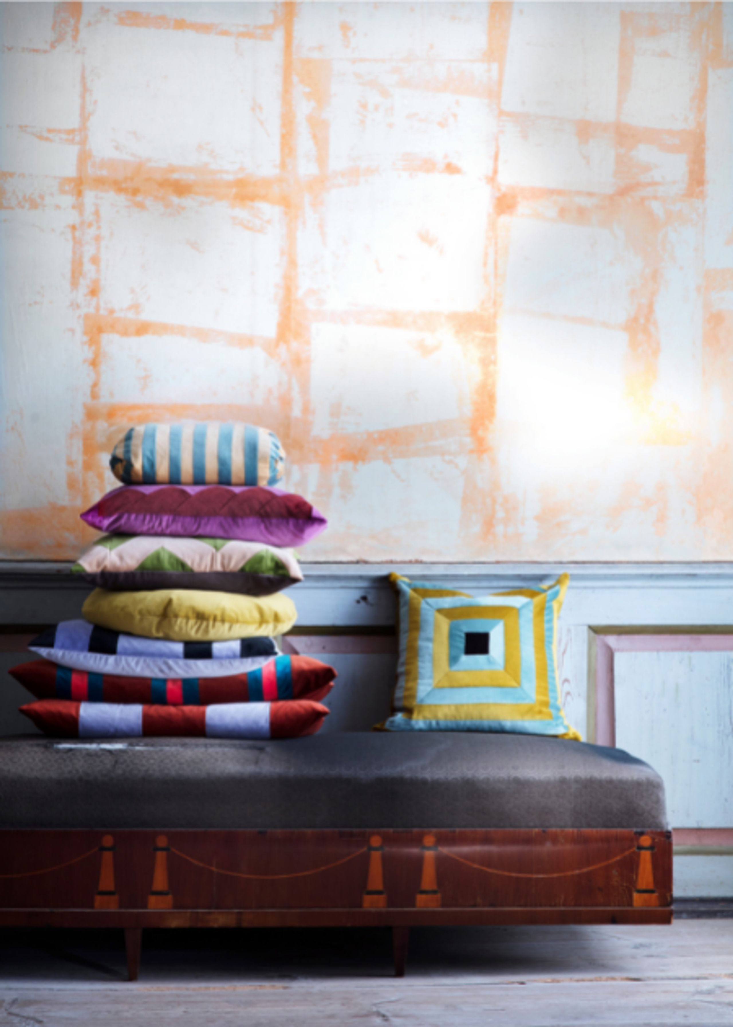 Christina Lundsteen - Pillow - Basic Round - golden olive