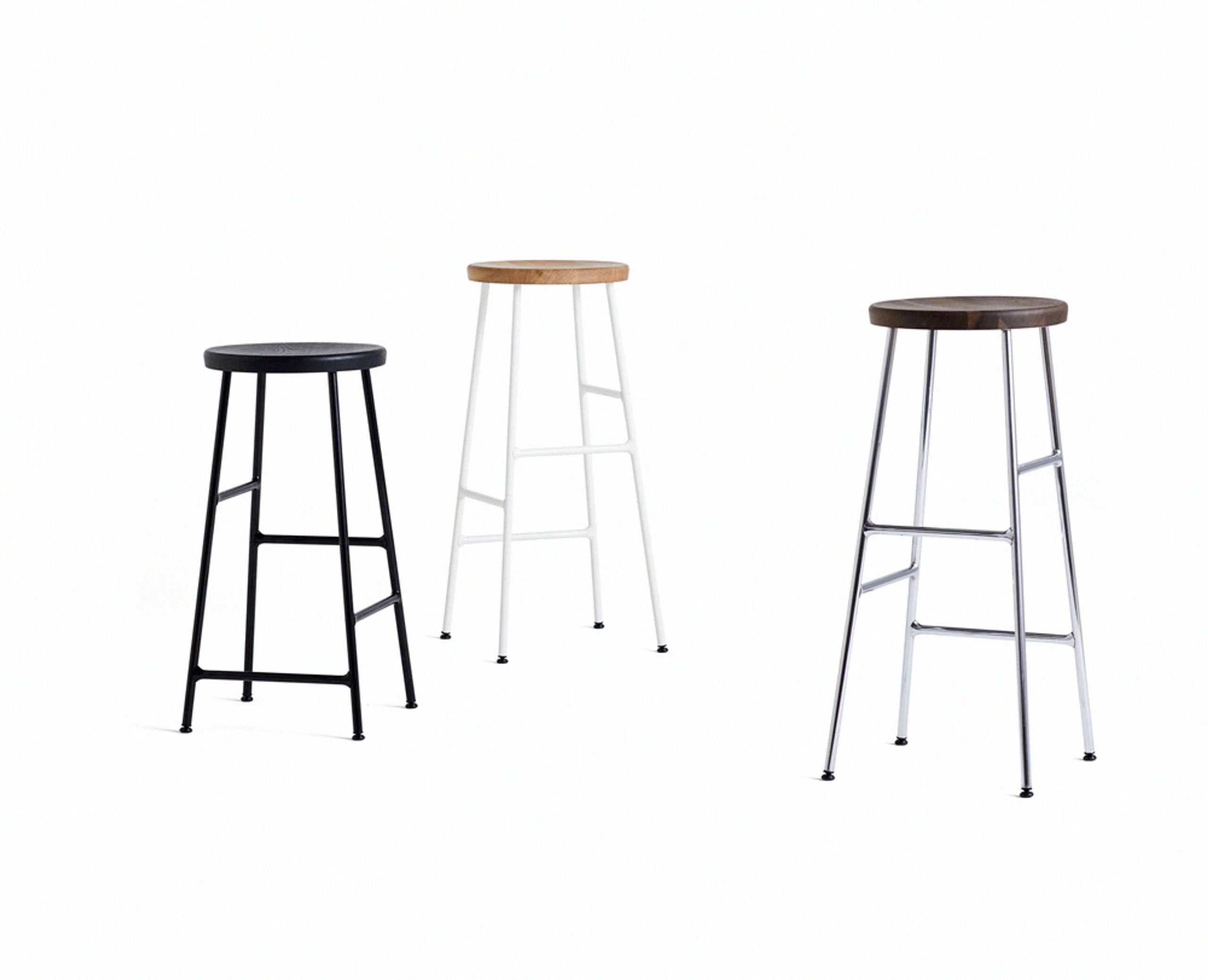  - - CORNET Bar Stool / Low - Soft Black / Soft Black Stained Oak