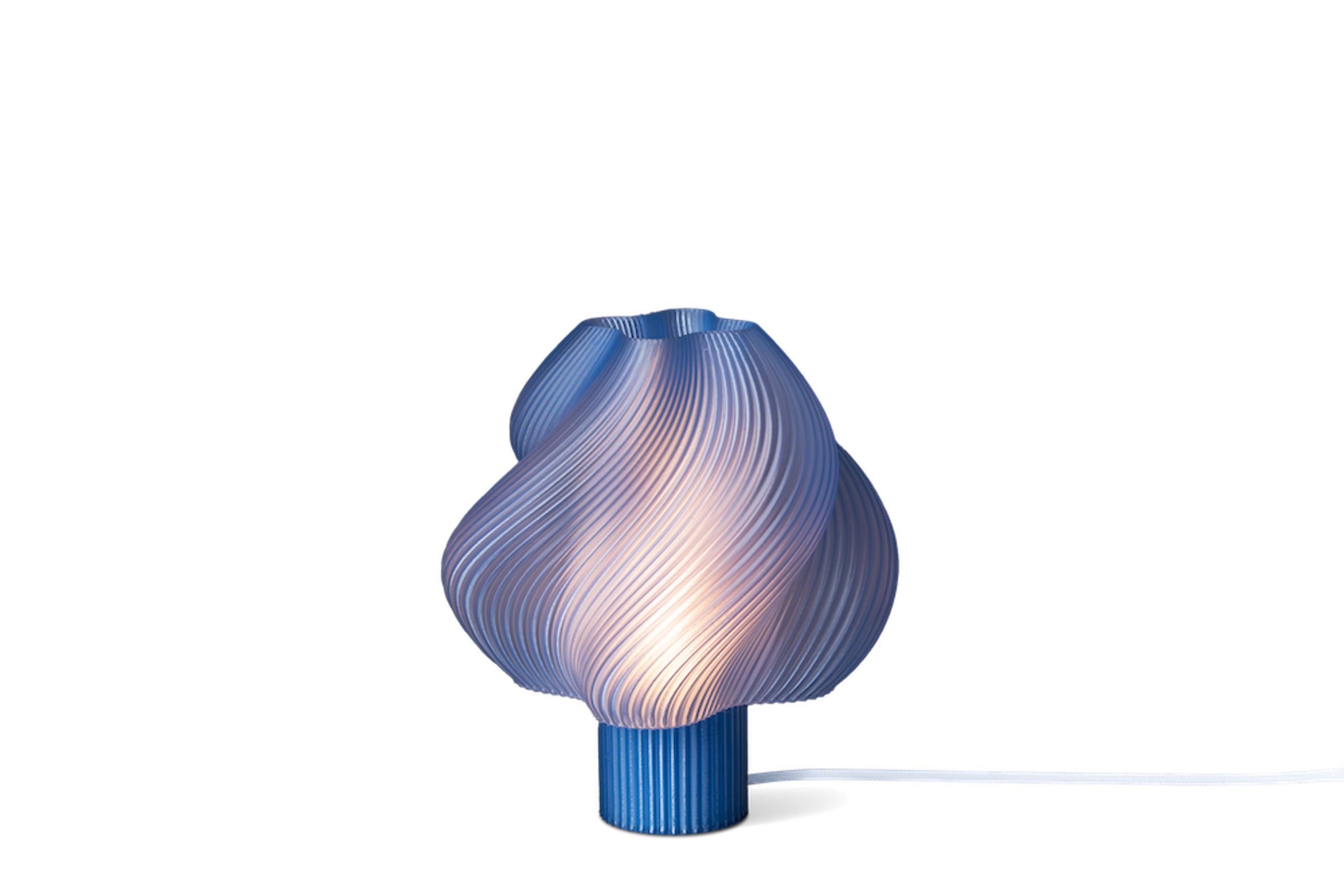 Créme Atelier - Tischlampe - Soft Serve Table Lamp Regular - Blueberry Sorbet