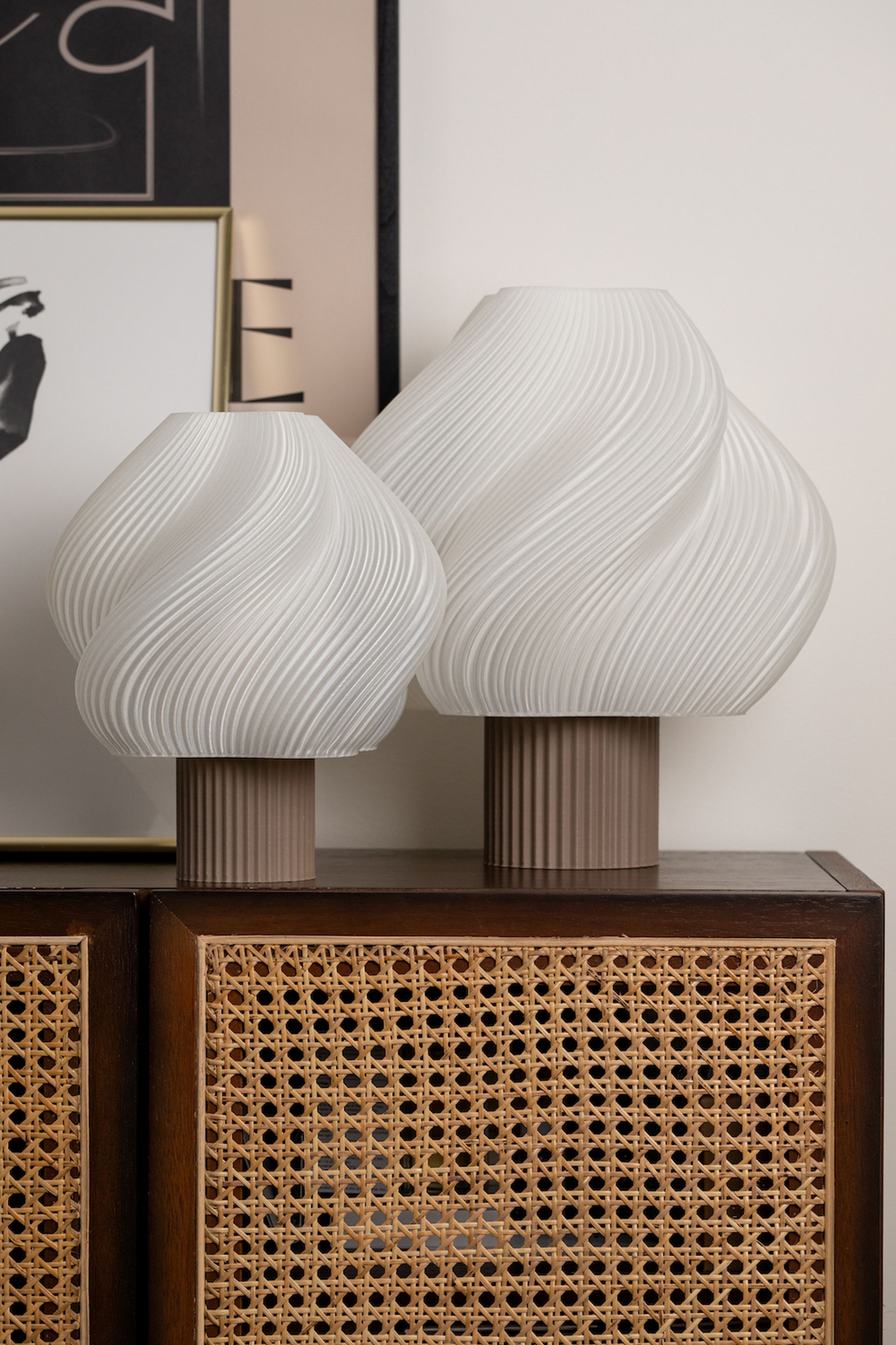 Créme Atelier - Bordslampa - Soft Serve Table Lamp Regular - Mocha