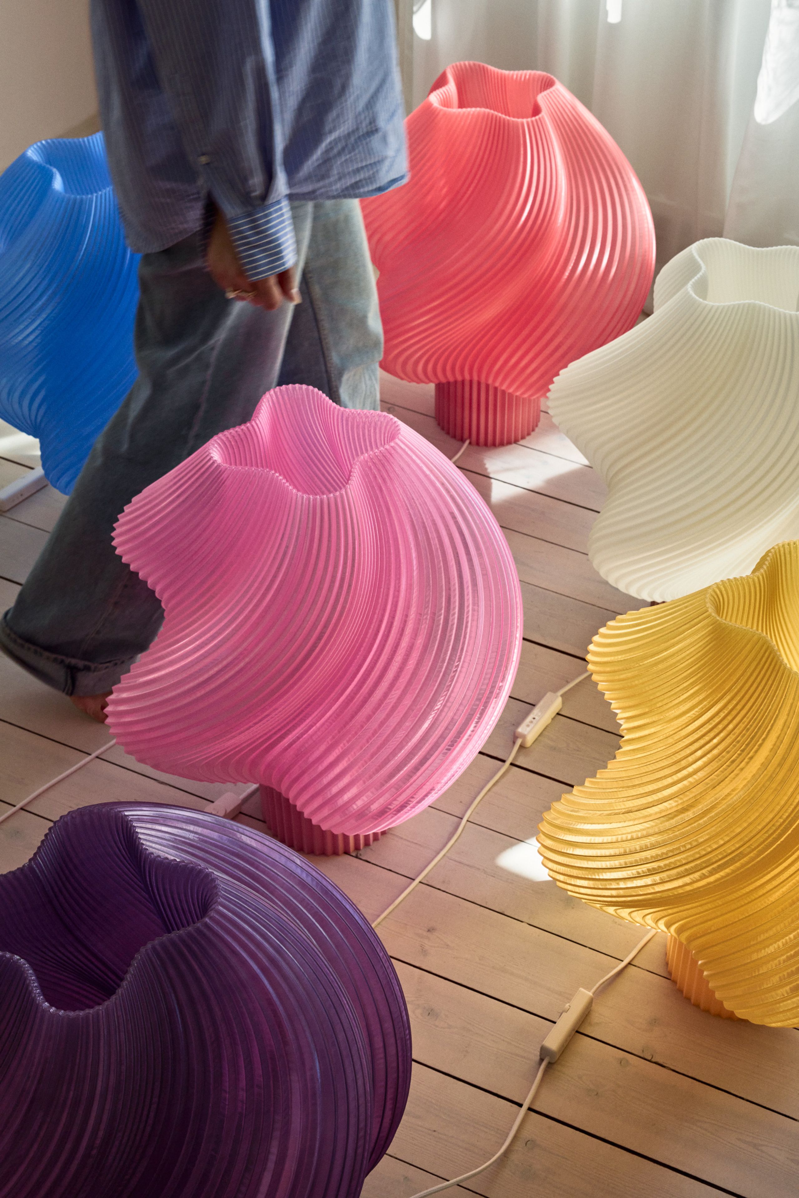 Crème Atelier - Lampadaire - Soft Serve Lamp Mega - Vanilla Bean