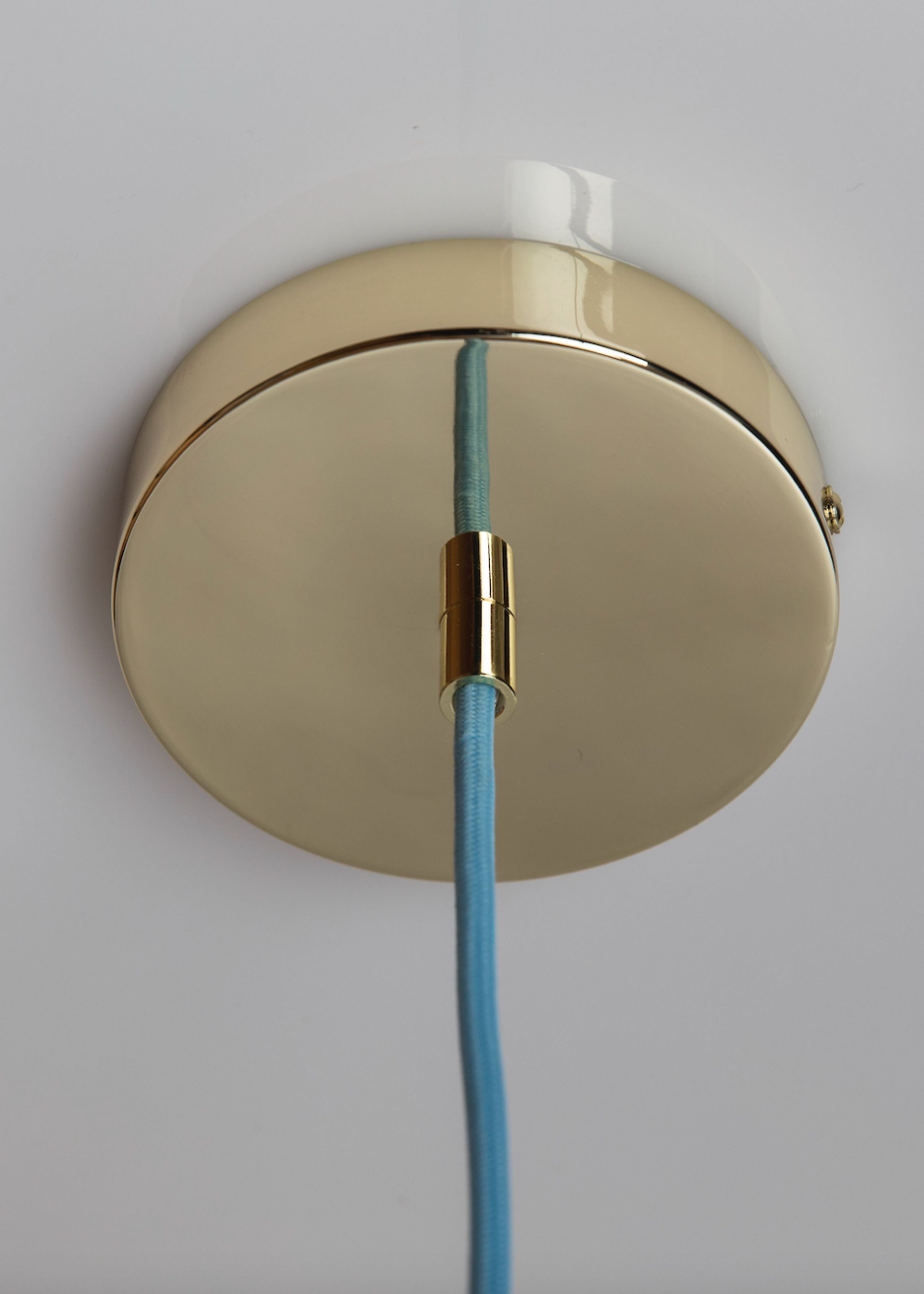 Crème Atelier - Pendule - Soft Serve Pendant 03 - Blueberry Sorbet - Brass