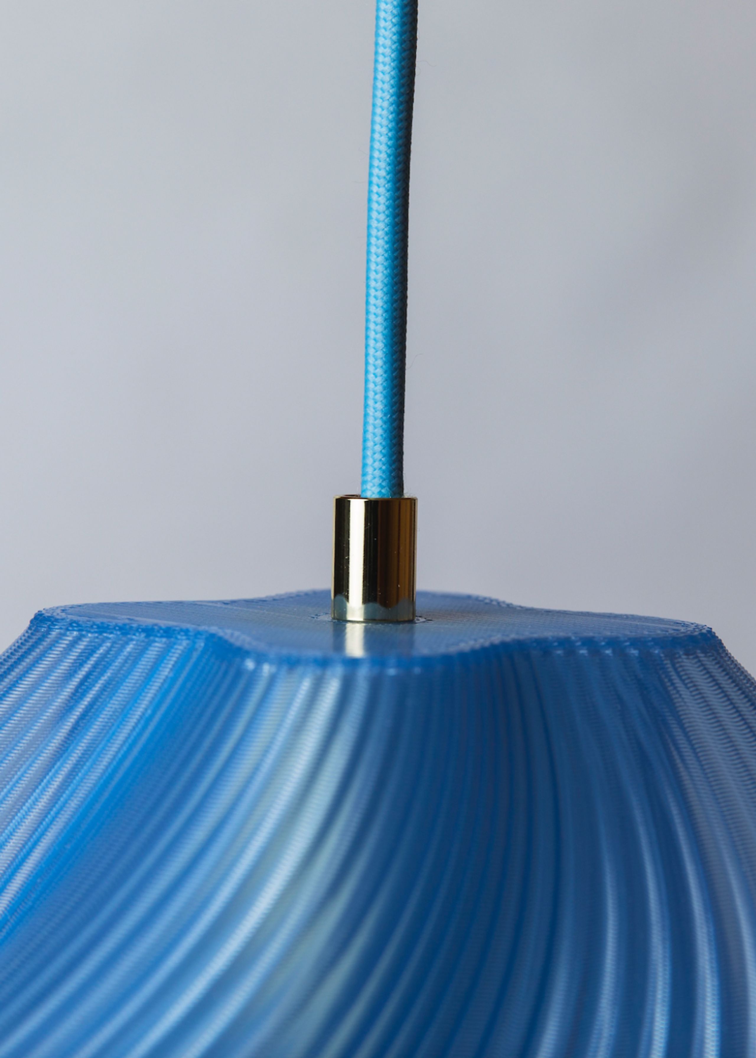 Crème Atelier - Pendule - Soft Serve Pendant 03 - Blueberry Sorbet - Brass