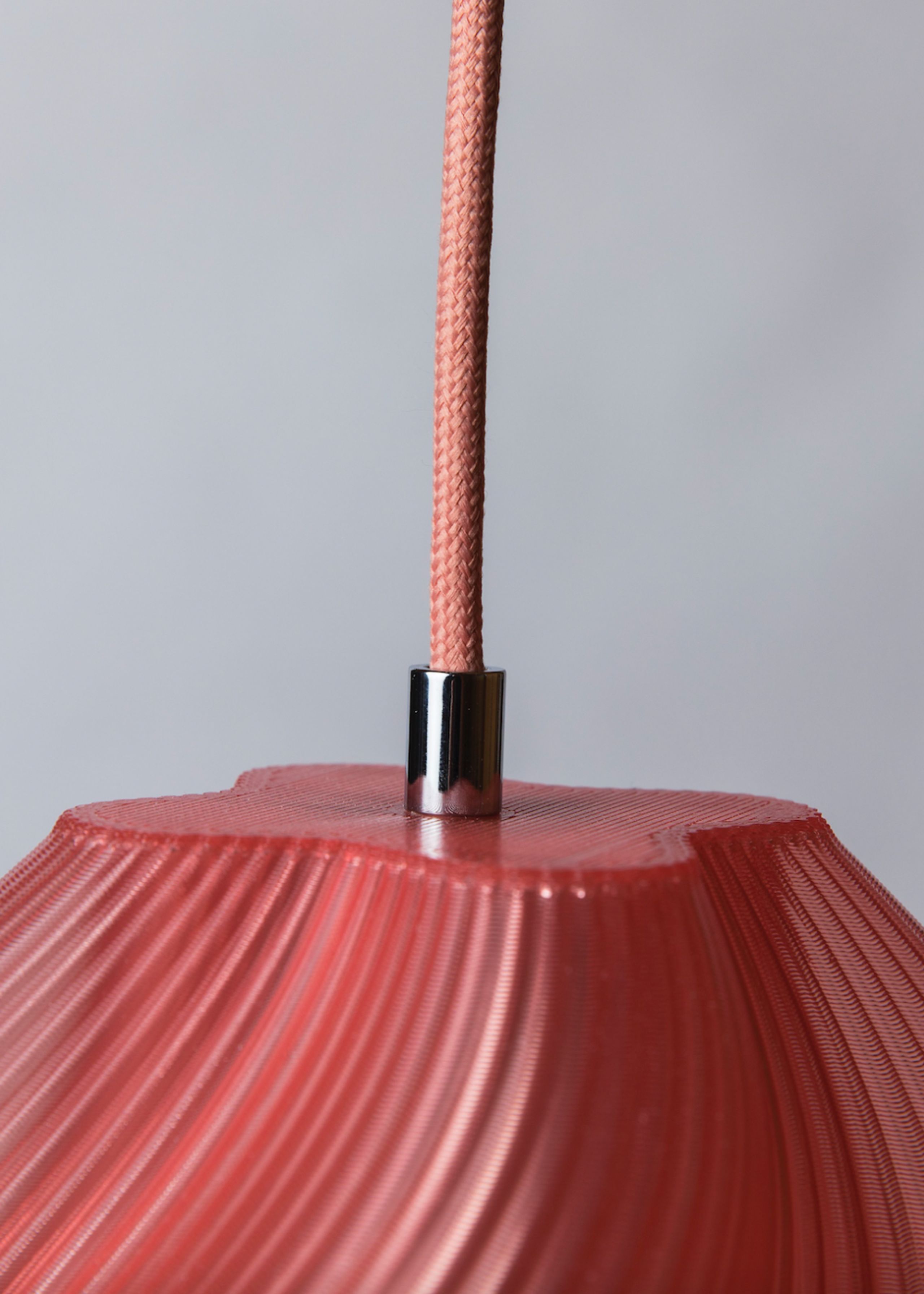 Crème Atelier - Závěsné svítidlo - Soft Serve Pendant 03 - Peach Sorbet - Chrome