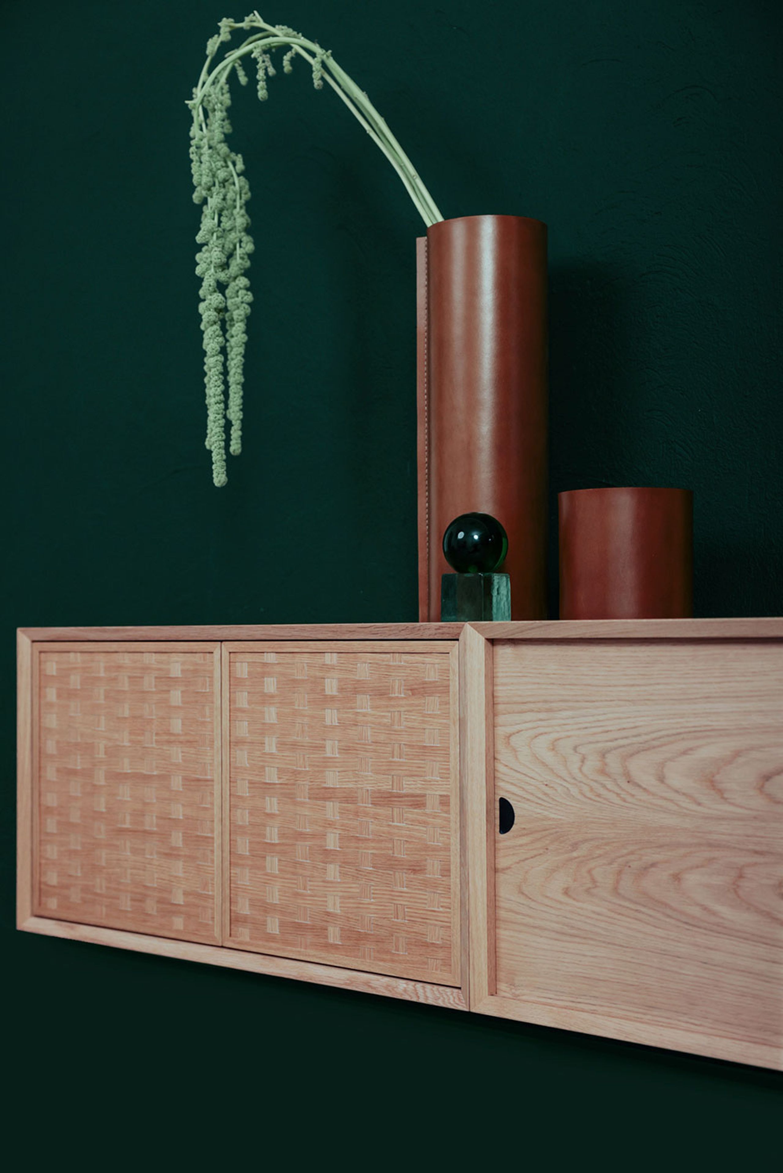 dk3 - Reolsystem - System Cado - Cabinet w/ 2 Push Doors In Handwoven Veener / Oak - Soap