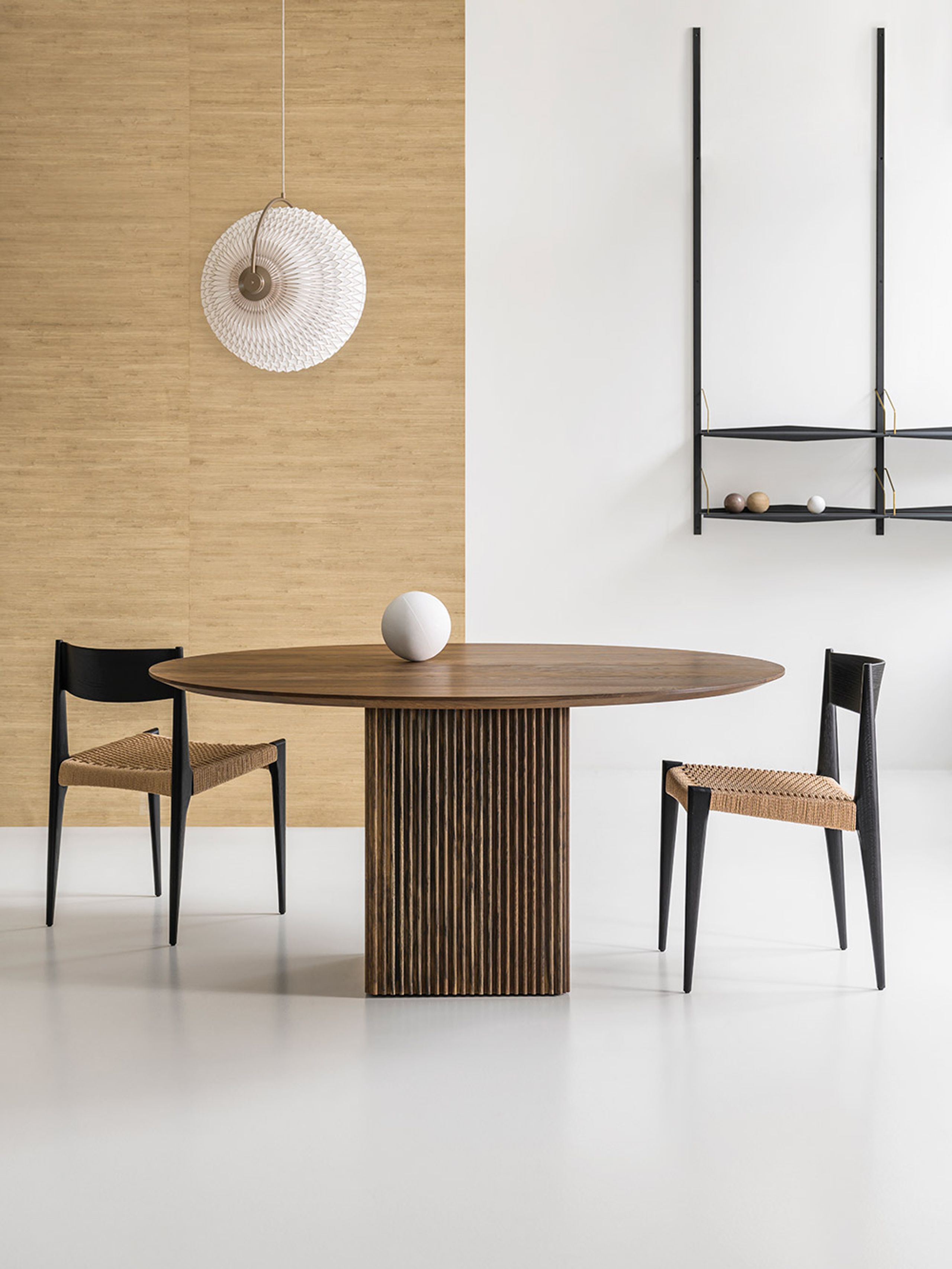 dk3 - Spisebord - Ten Table Round - Udtræksbord - Smoked Oak