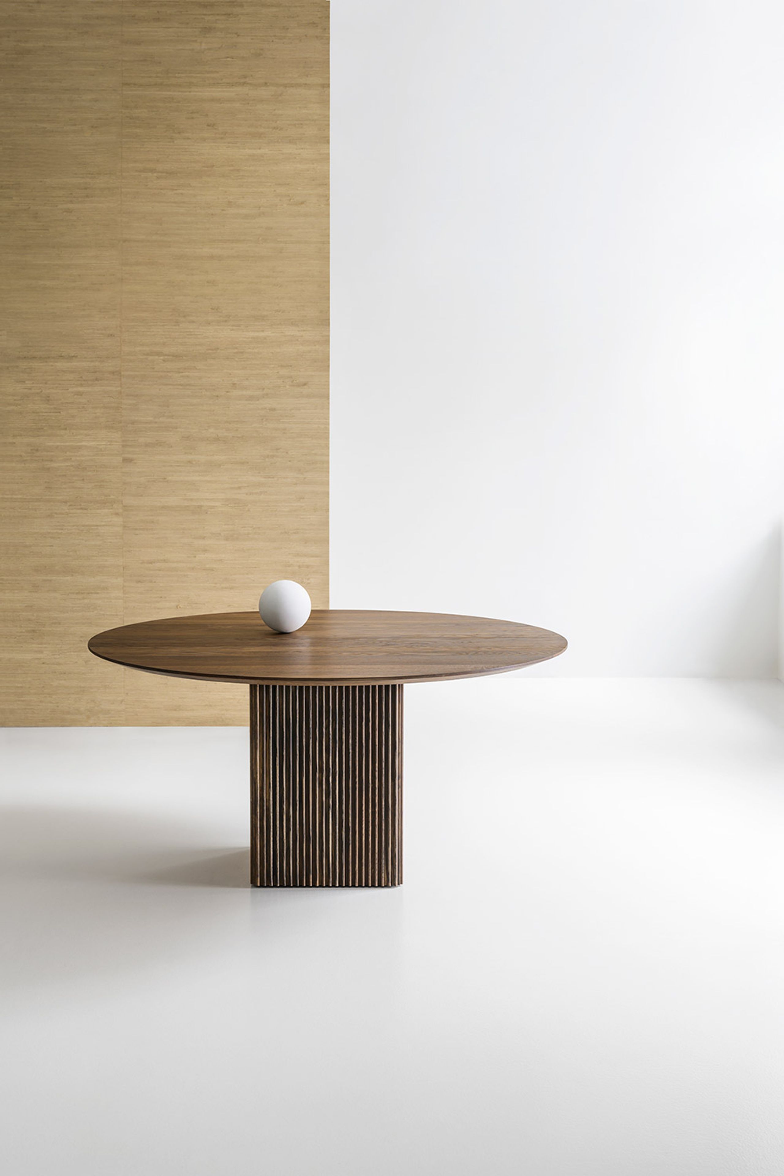 dk3 - Spisebord - Ten Table Round - Udtræksbord - Smoked Oak
