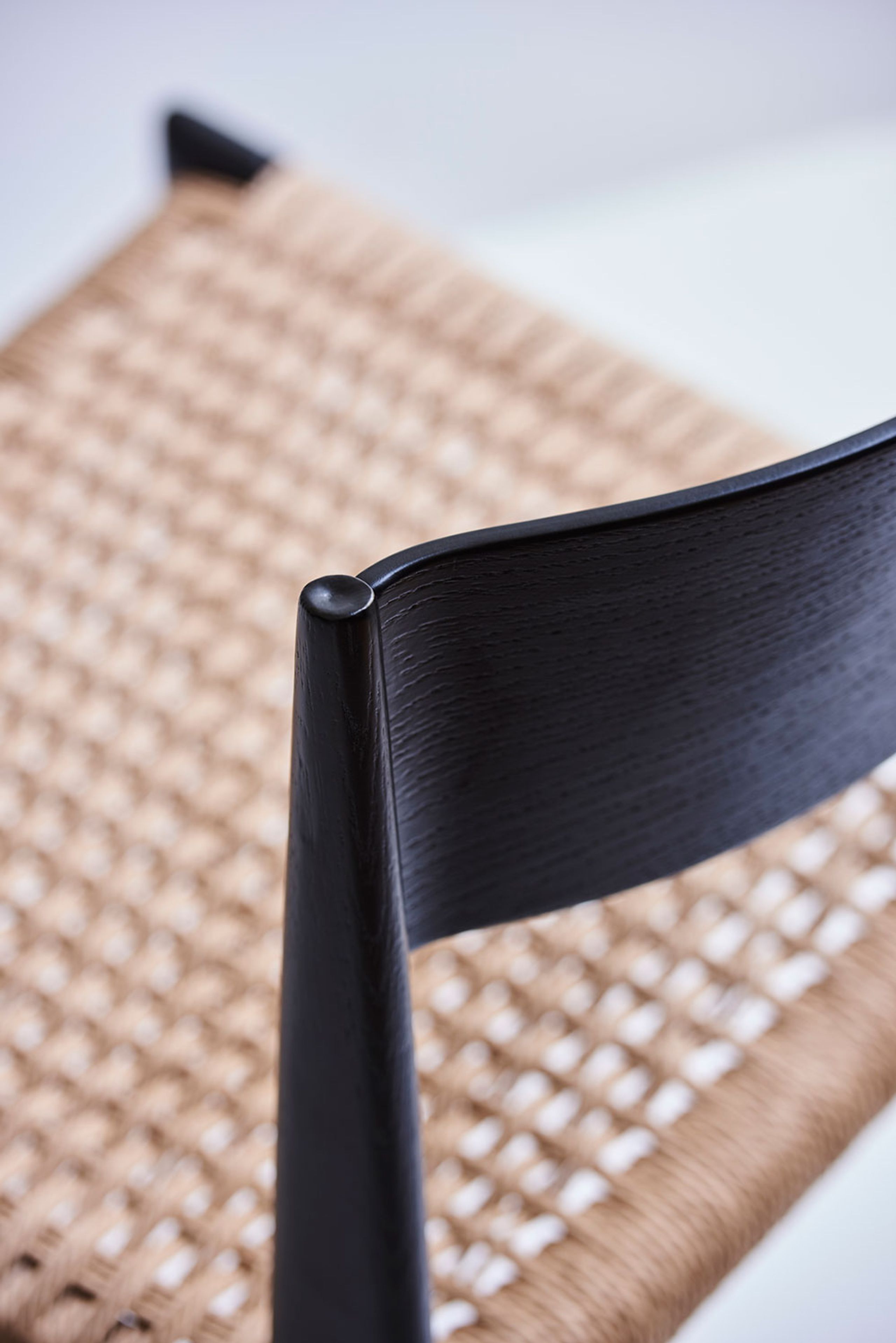 dk3 - Stol - PIA CHAIR - Sortlakeret Eg