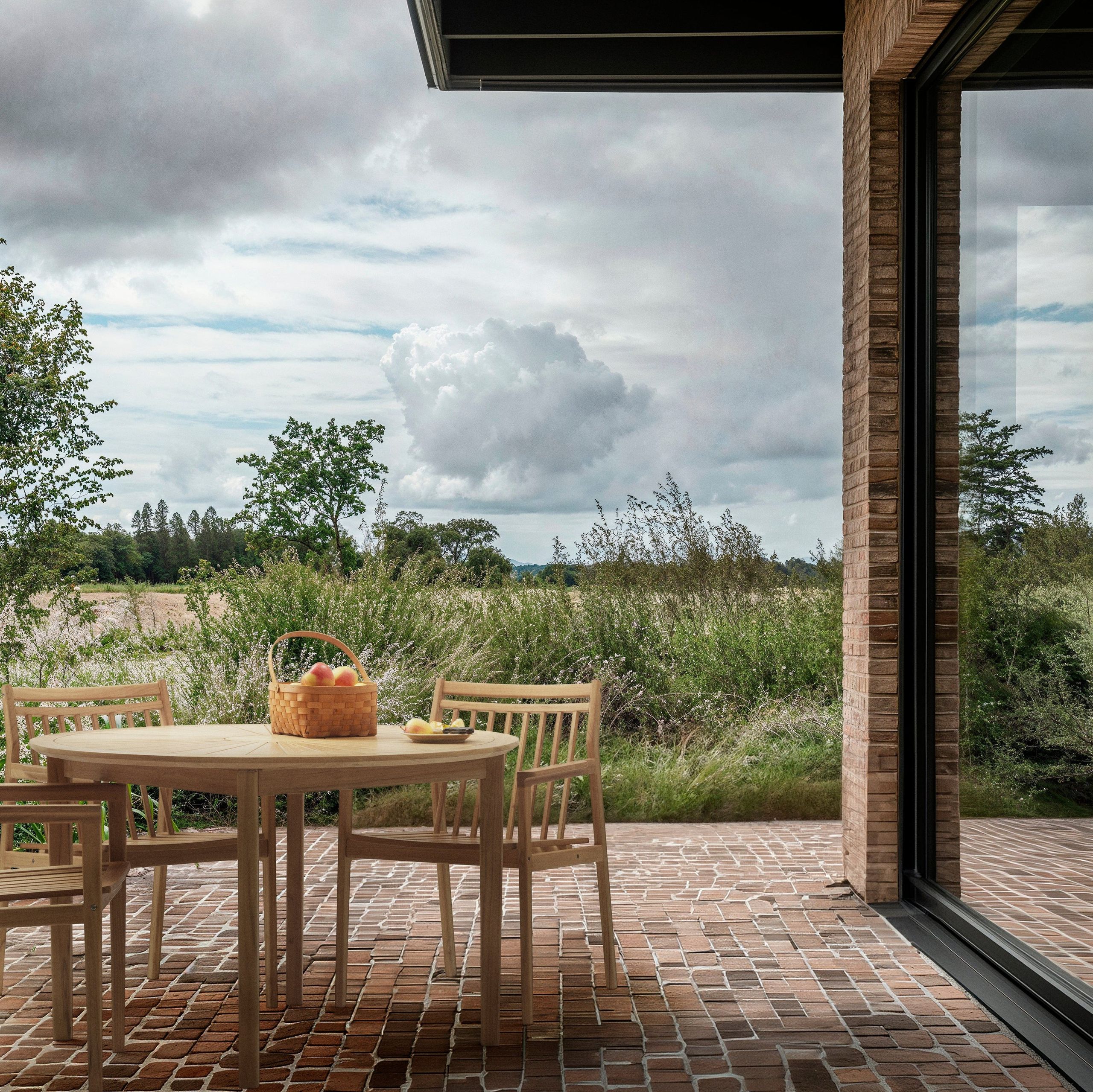 FDB Møbler / Furniture - Tavolo da giardino - M27 - Sammen - Rundt Havebord - Solid Teak Natural Oiled