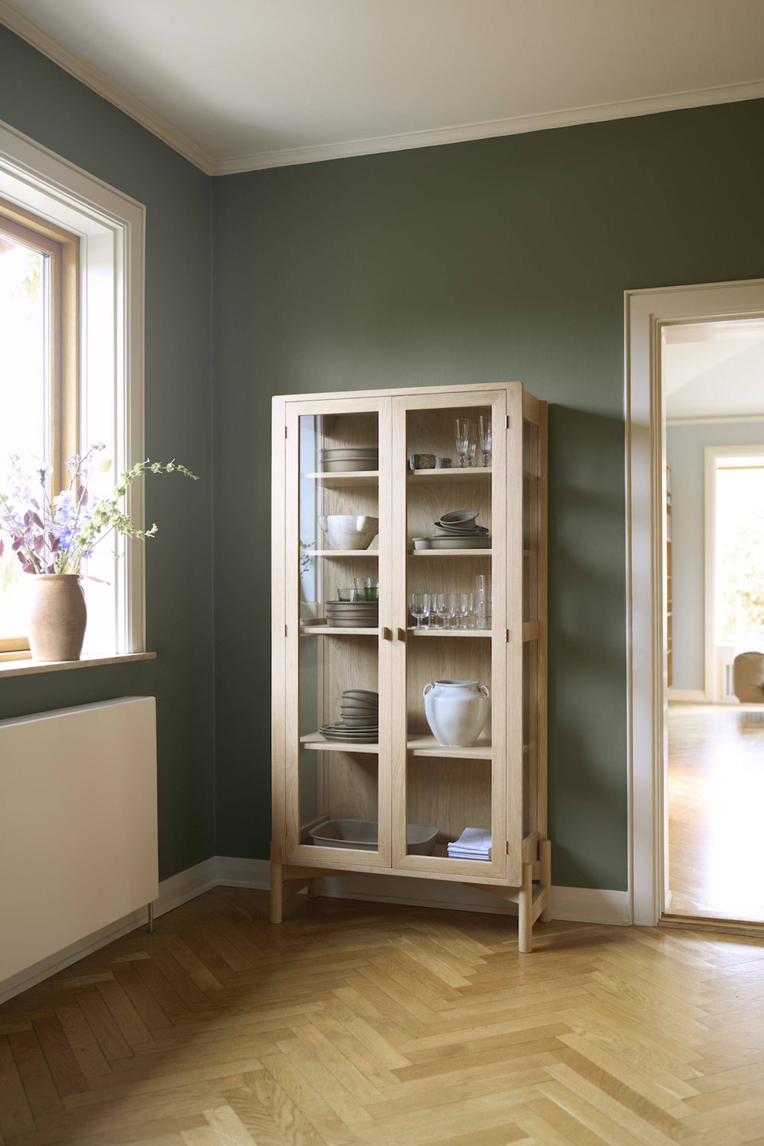 FDB Møbler / Furniture - Vitrine d'exposition - A90 Boderne - Glas Cabinet - Sort Bøg - Lav