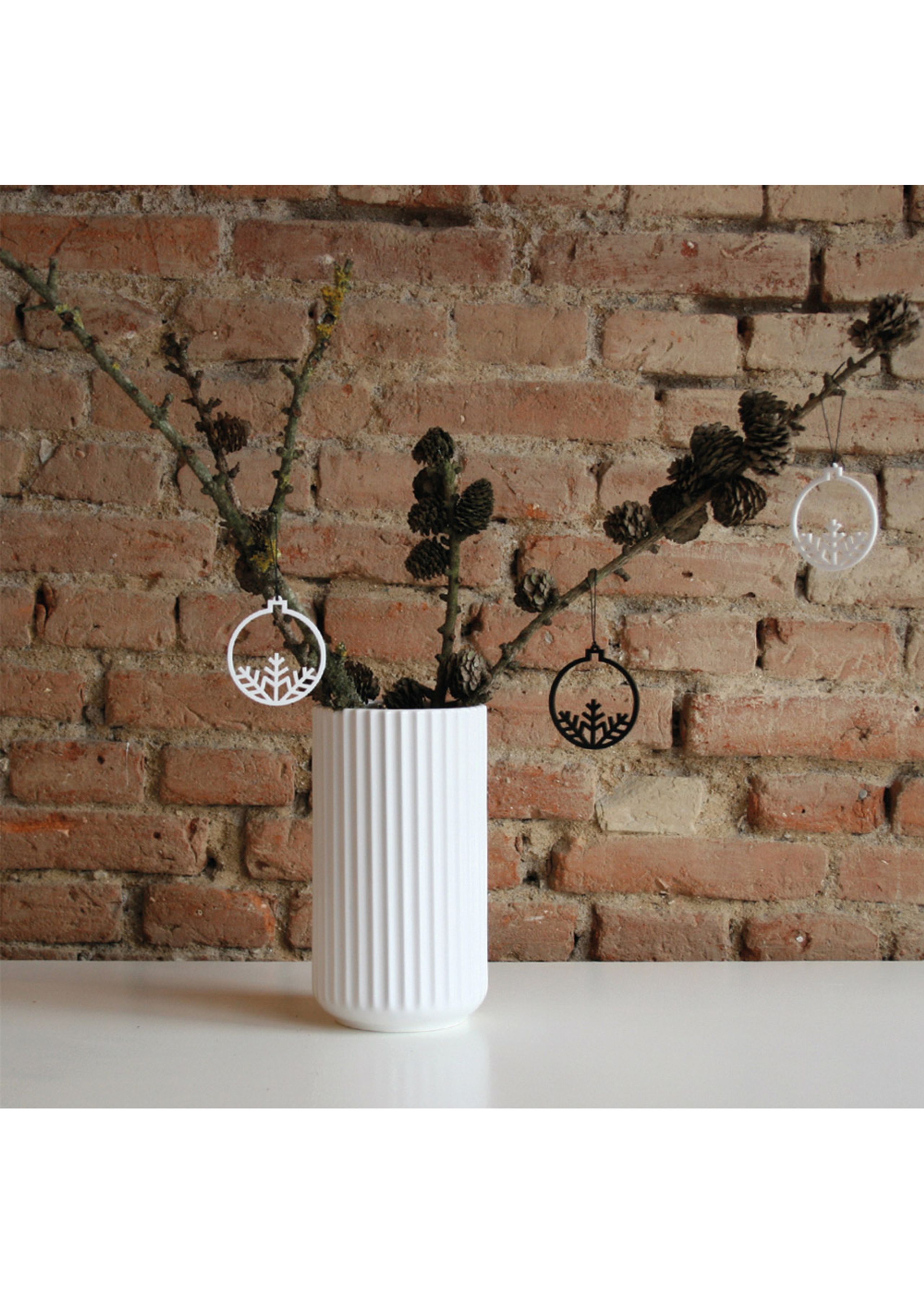 FELIUS Design - Décorations - Christmasball w/ Snowflake - White