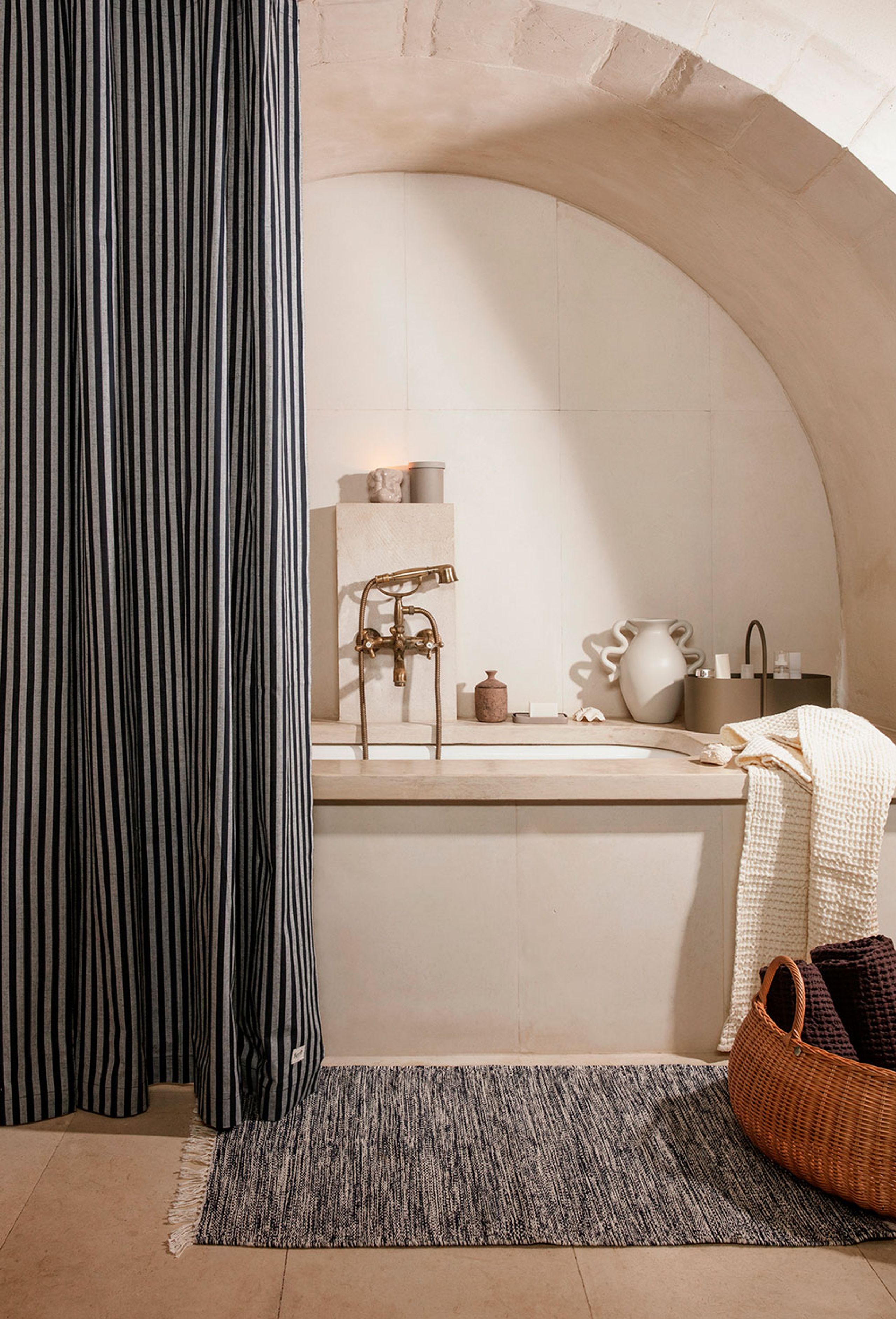 Ferm Living - Badeforhæng - Chambray Shower Curtain - Sand/Black